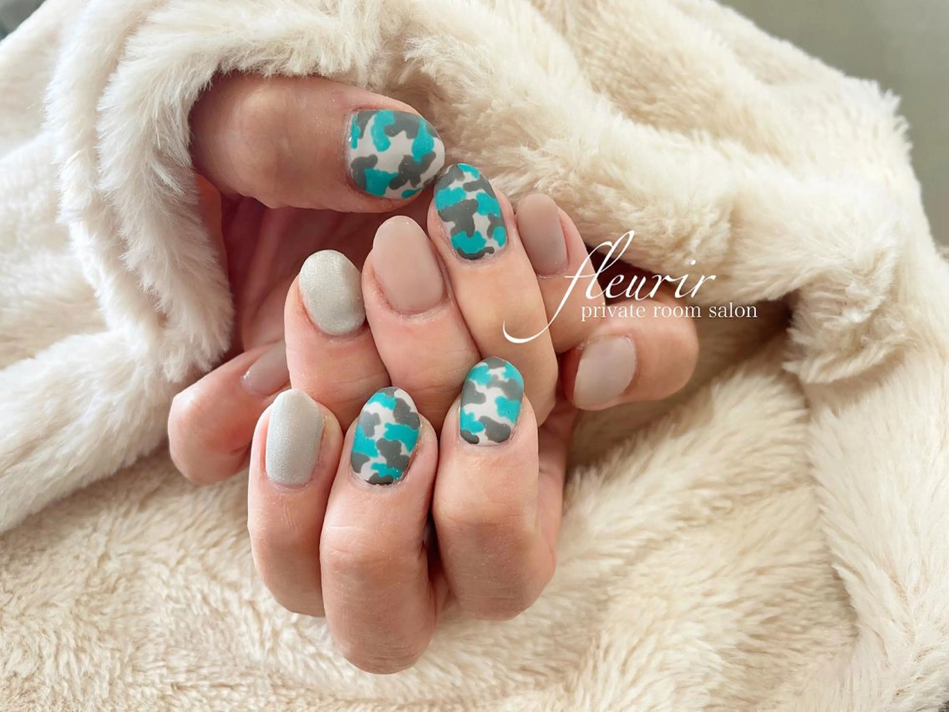 ネイル マグネットネイル マットネイル ワンカラーネイル シルバー フルリール 【プライベートサロンのネイルデザイン