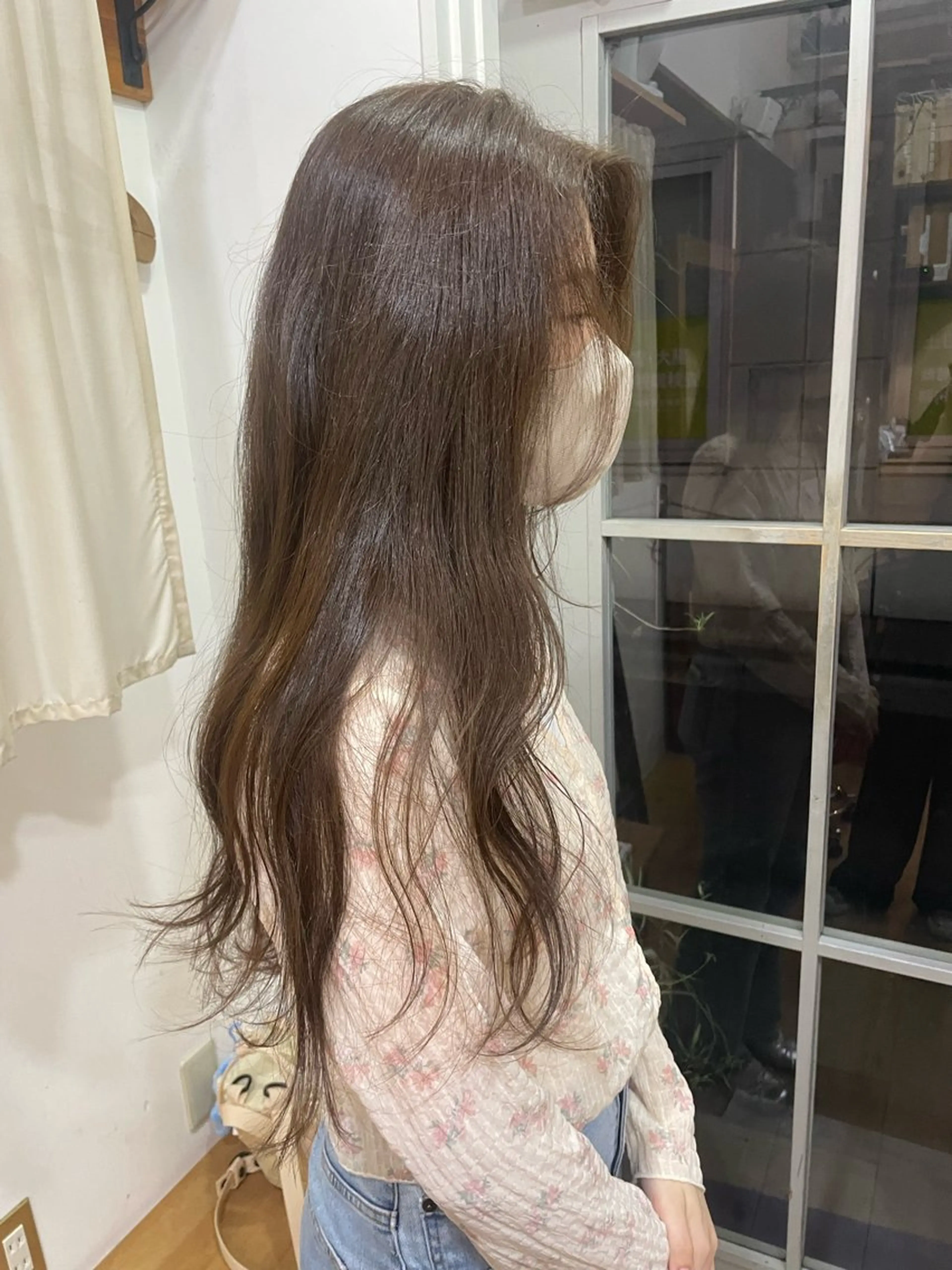 ロング カラー ベージュカラー オレンジ momoka ［pejite]のヘアスタイル