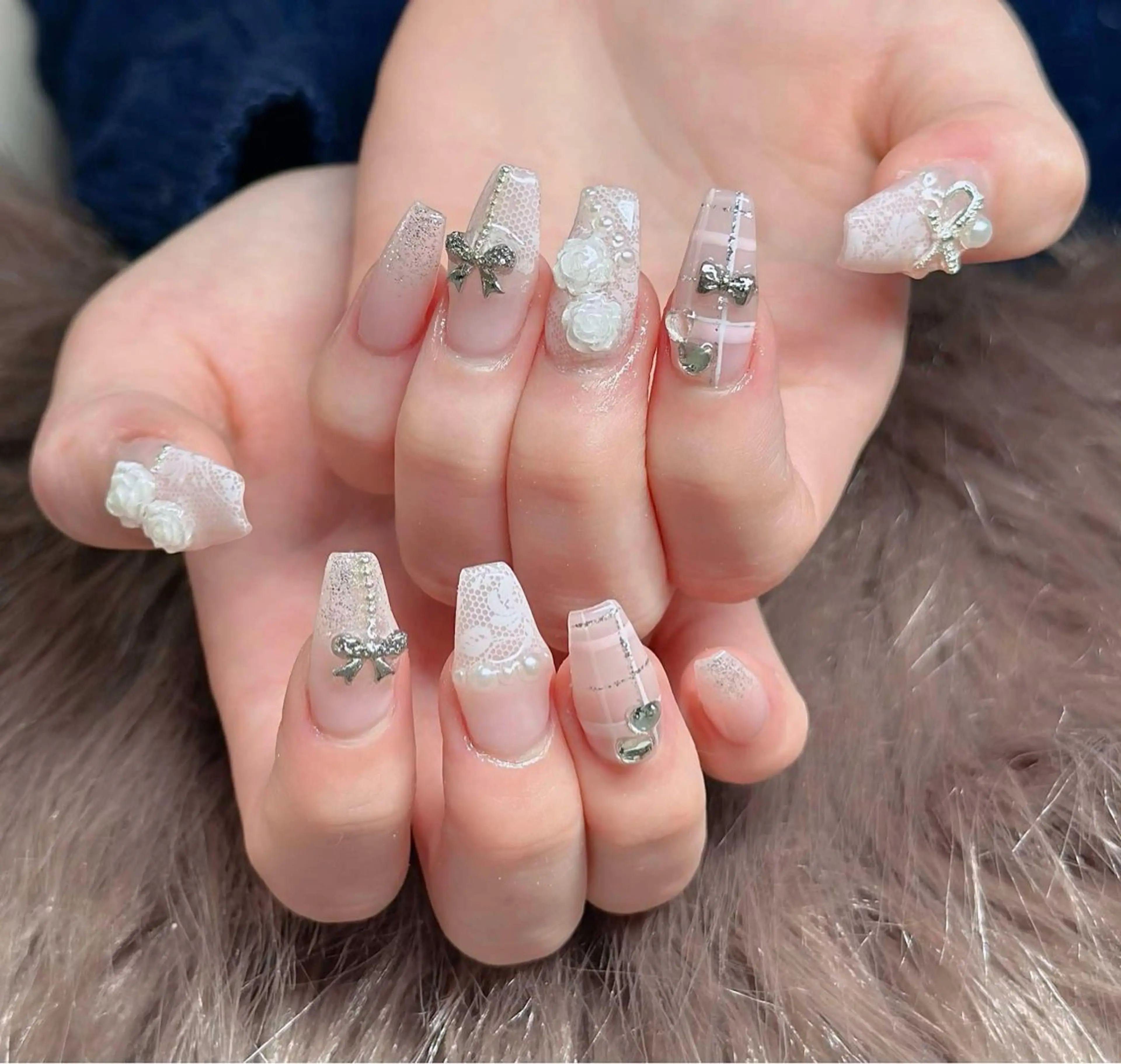 ネイル フレンチネイル ジェルネイル ガラスフレンチ ハロウィン ハート H.baby Nail Salonのネイルデザイン