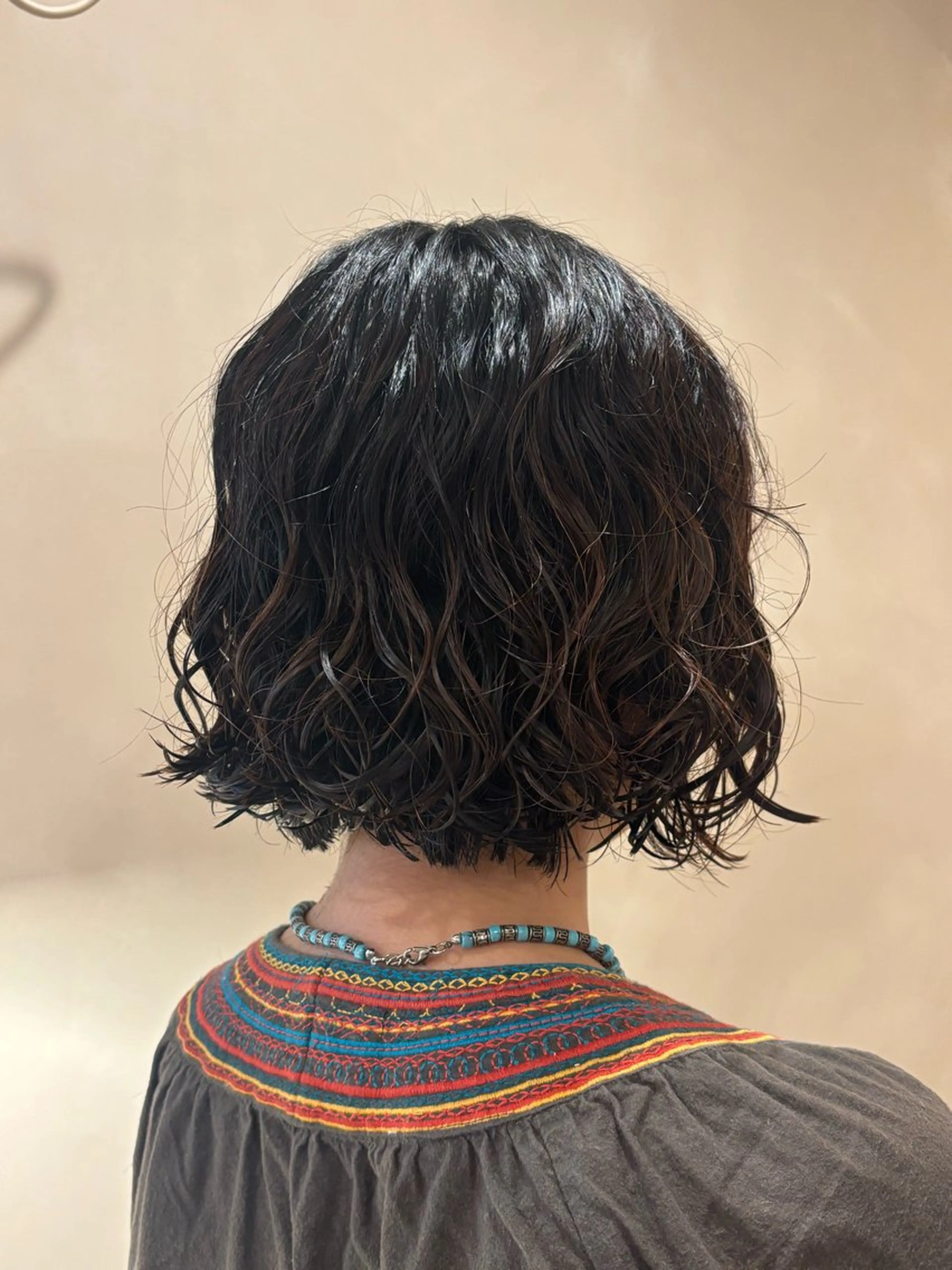 ミディアム パーマ ミディアムパーマ ボブ カット パーマ シンバヒナノ/パーマ レイヤー/髪質改善のヘアスタイル