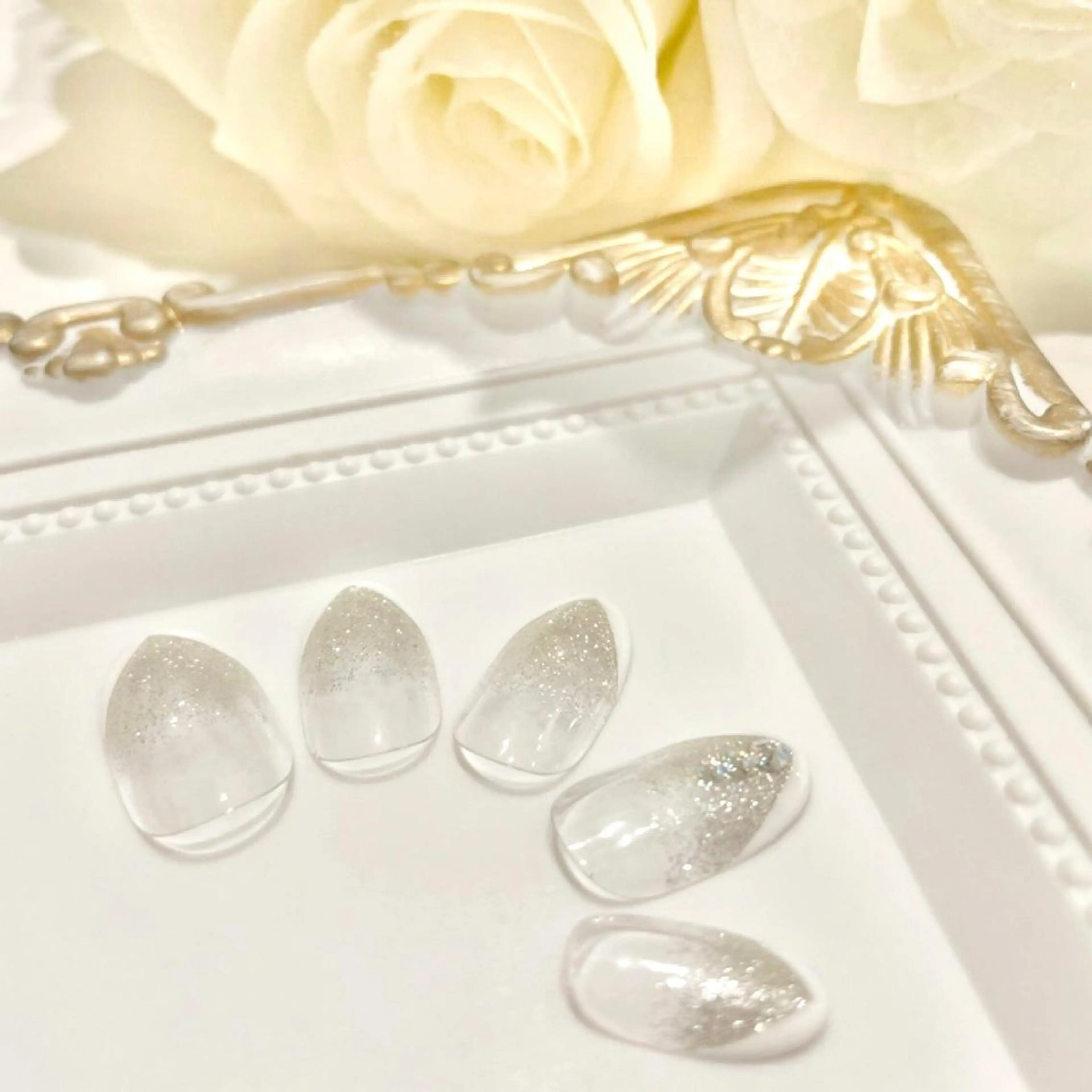 ネイル フレンチネイル ラメ(グリッター) ラメグラデーション ブライダルネイル LUNARJE YUKARIのエステ・リラクイメージ