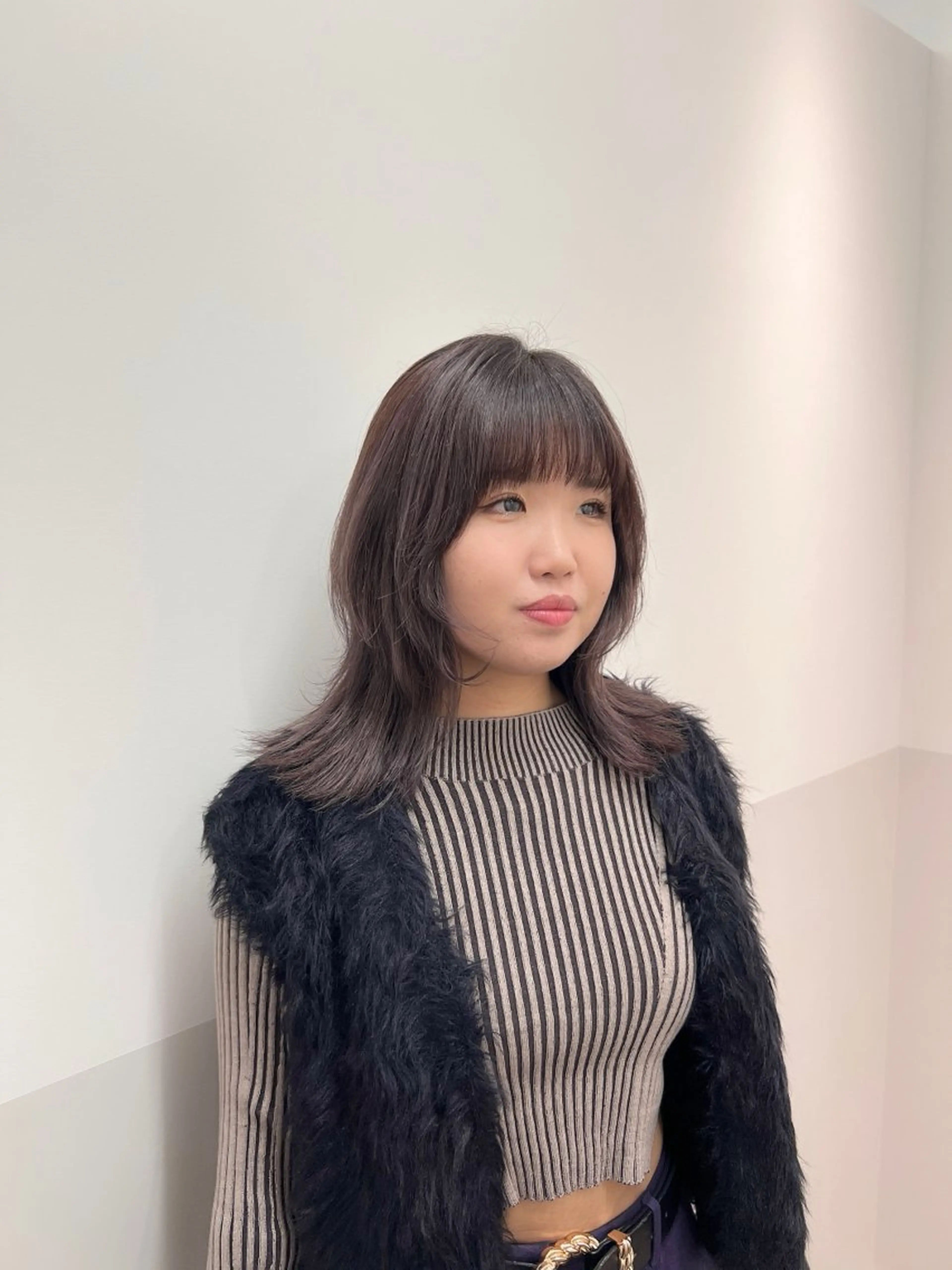 ミディアム カラー ヘアアレンジ ブリーチ ラベンダーカラー レイヤーカット ヘアカラー トリートメント 似合わせレイヤー/ 美髪縮毛矯正/ミナエのヘアスタイル