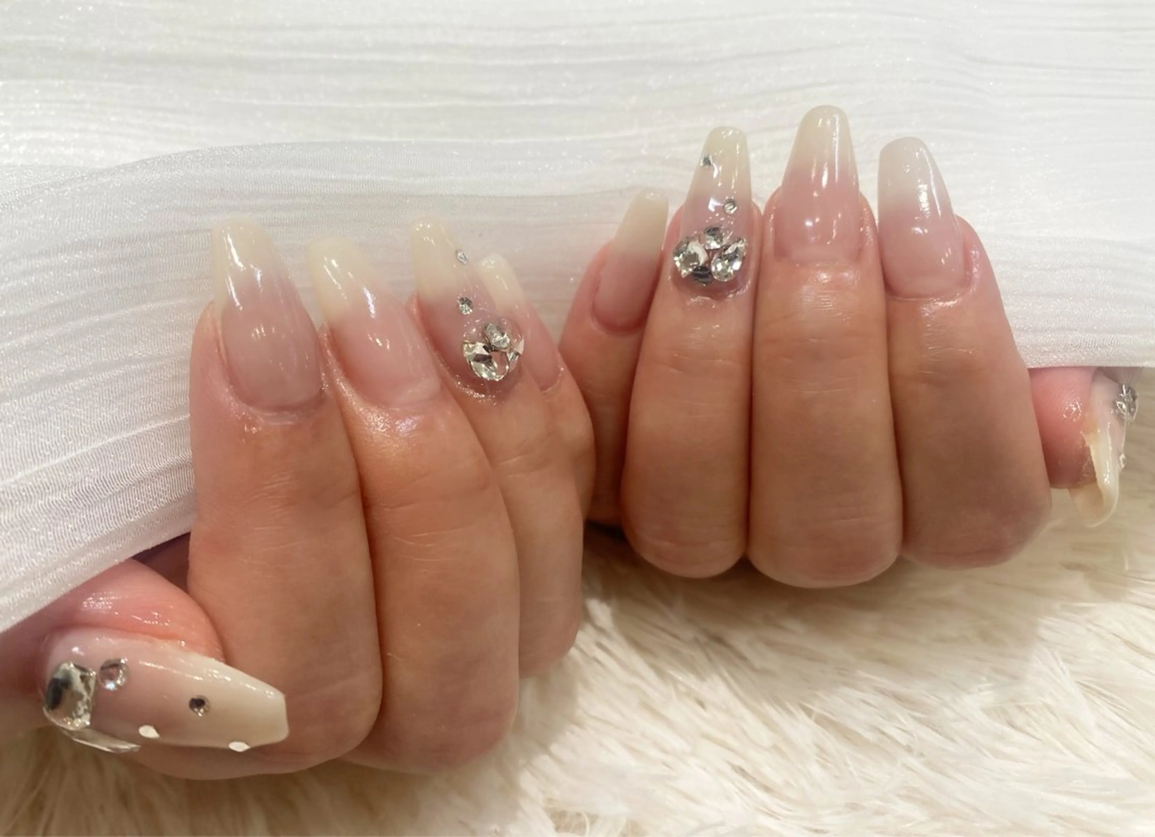 ネイル 韓国ネイル 春ネイル ストーンネイル ワンホンネイル ハンドネイル ネイルサロン nail_upのネイルデザイン