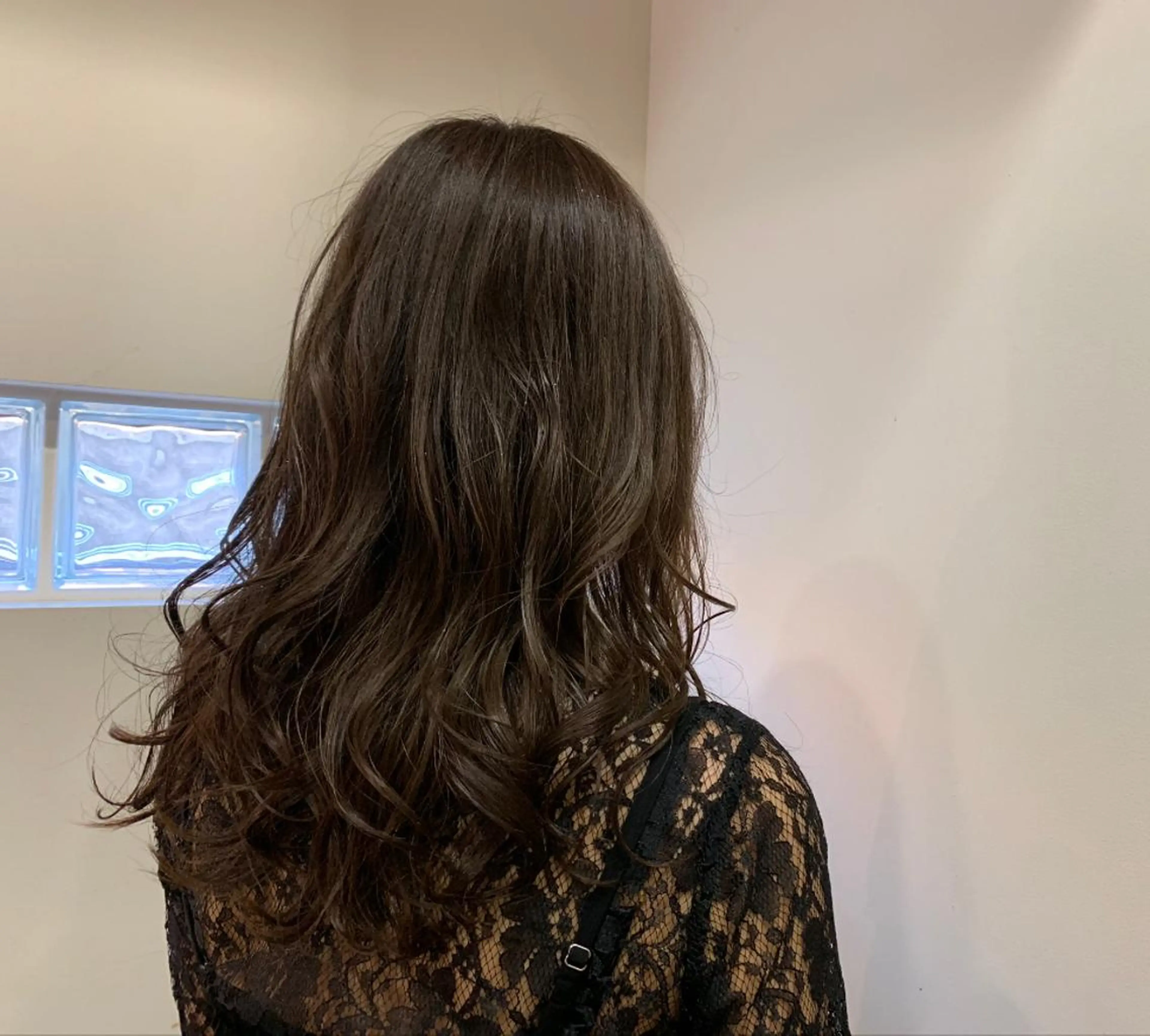 セミロング カラー アッシュ アッシュグレー アッシュグレージュ グレージュ 骨格似合わせカット✨ 林 まどかのヘアスタイル