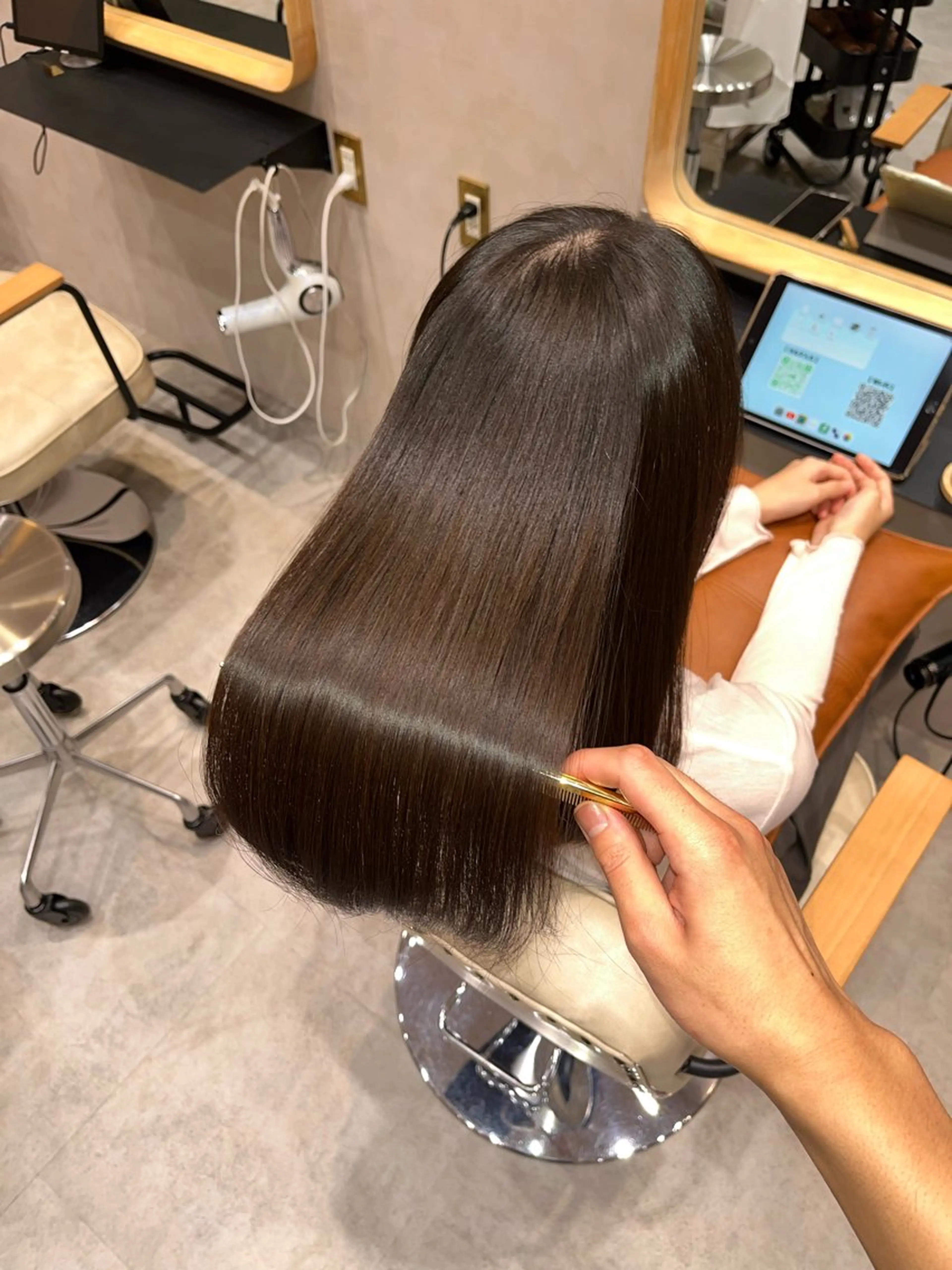 【4月限定ストレートメニュー】美髪縮毛矯正✨️+ 髪質改善トリートメント🌈+ マイクロバブルmarbb🫧の写真