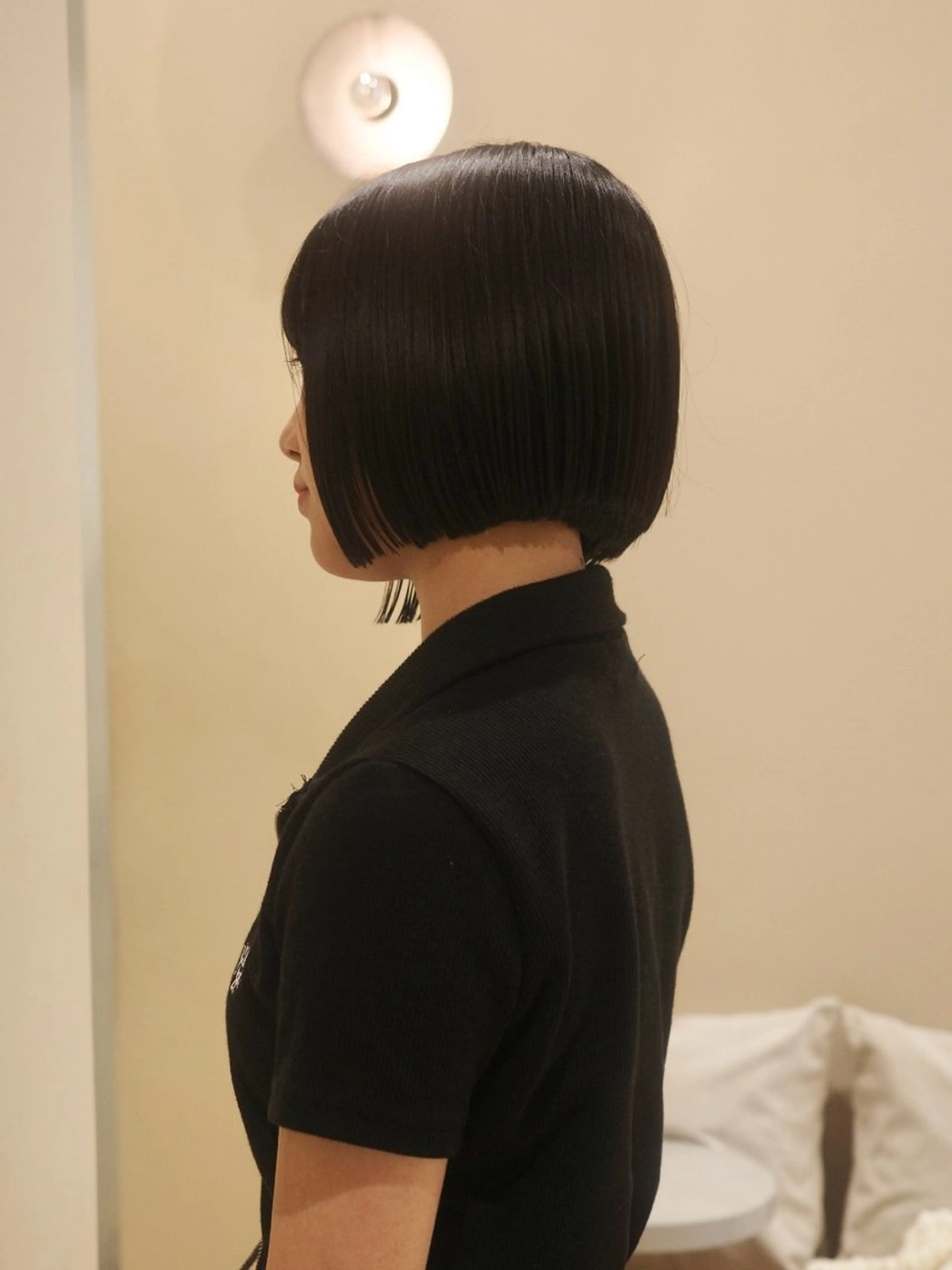 ショート アカツ ミナのヘアスタイル