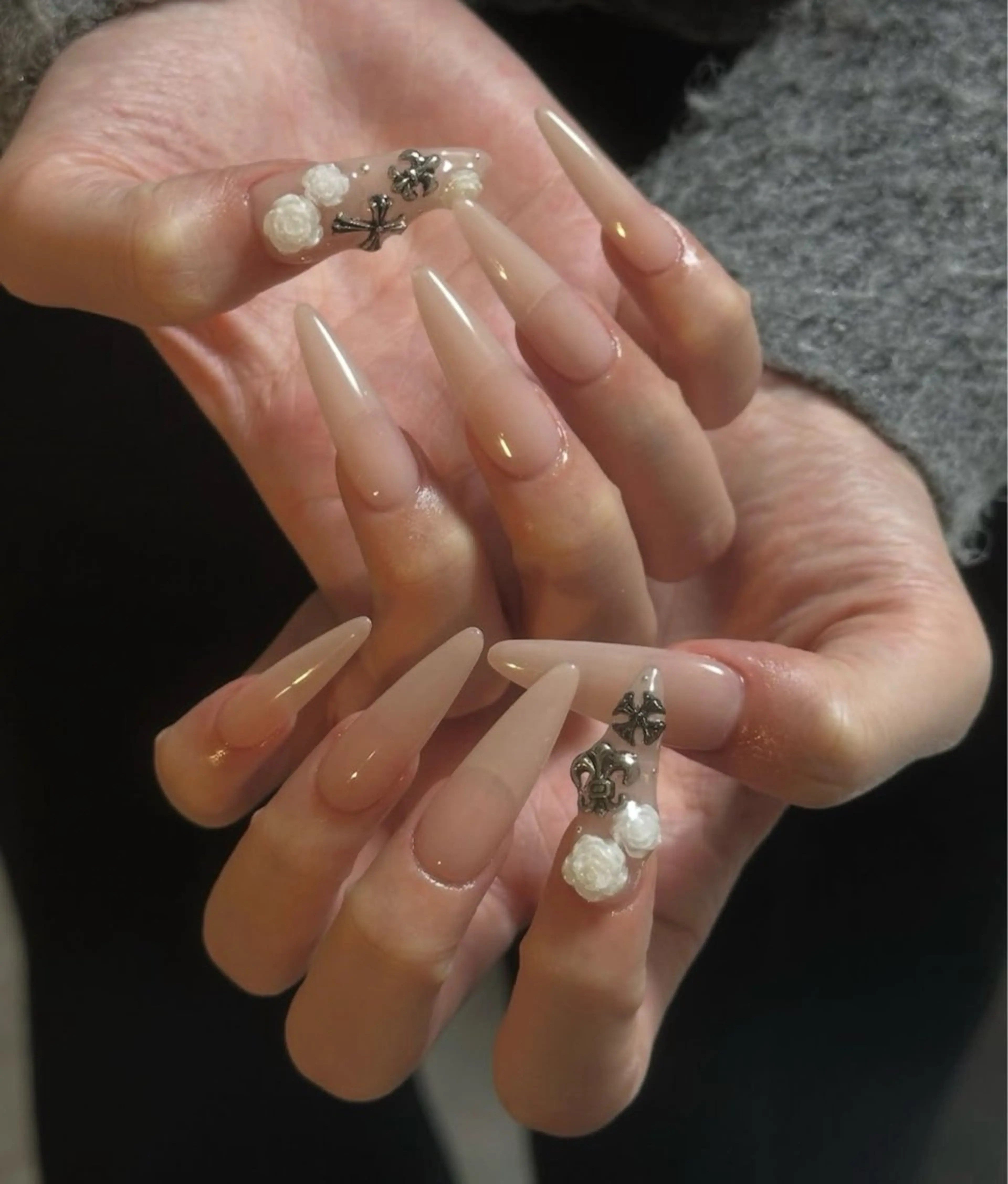ネイル グラデーション キラキラネイル ワンカラーネイル 冬ネイル Jenn Nail Salonのネイルデザイン