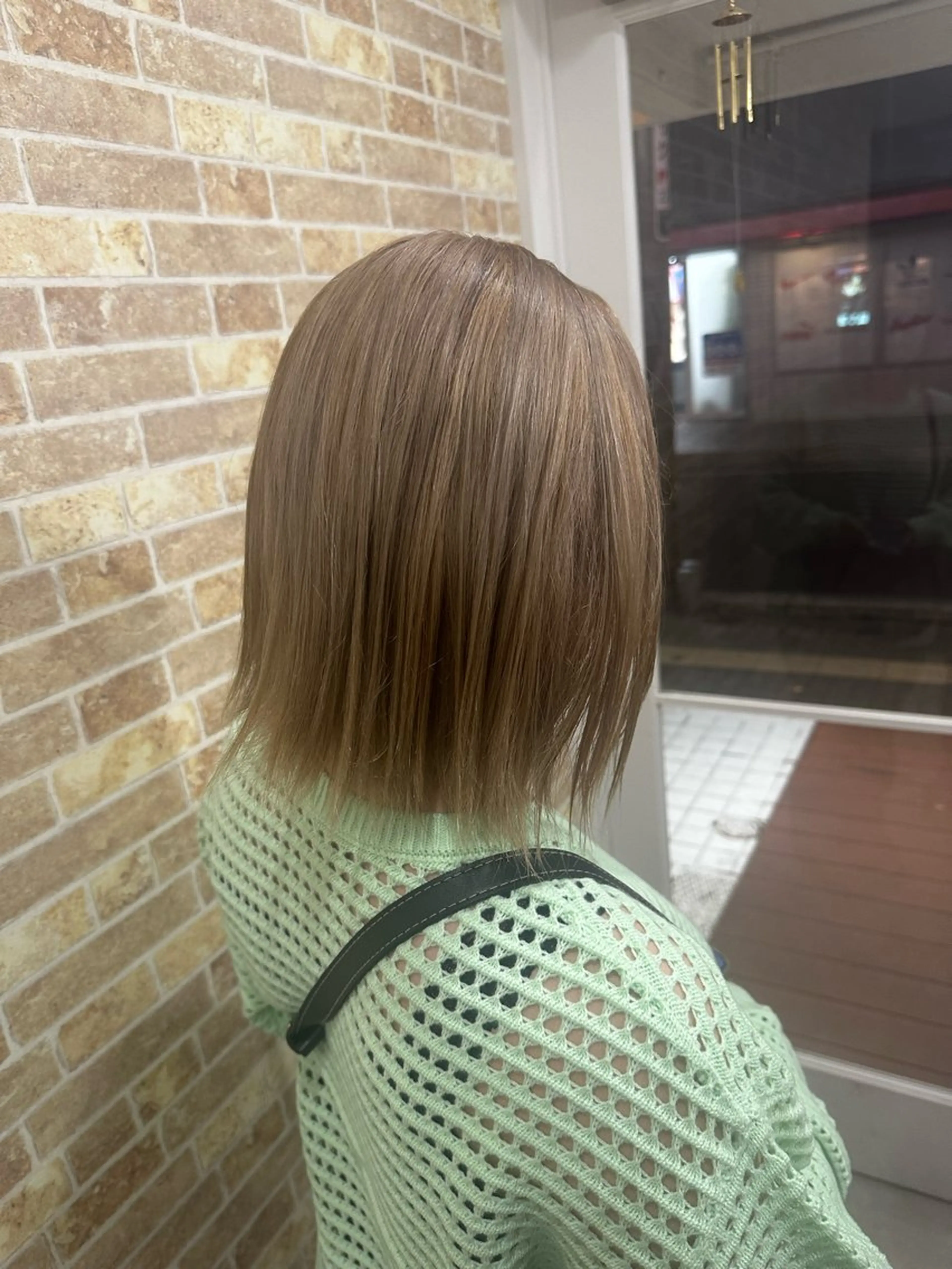 ミディアム カラー ベージュカラー ブリーチ グレージュ ハイトーンカラー ミルクティーベージュ ハイトーンカラー 特化/悠希のヘアスタイル