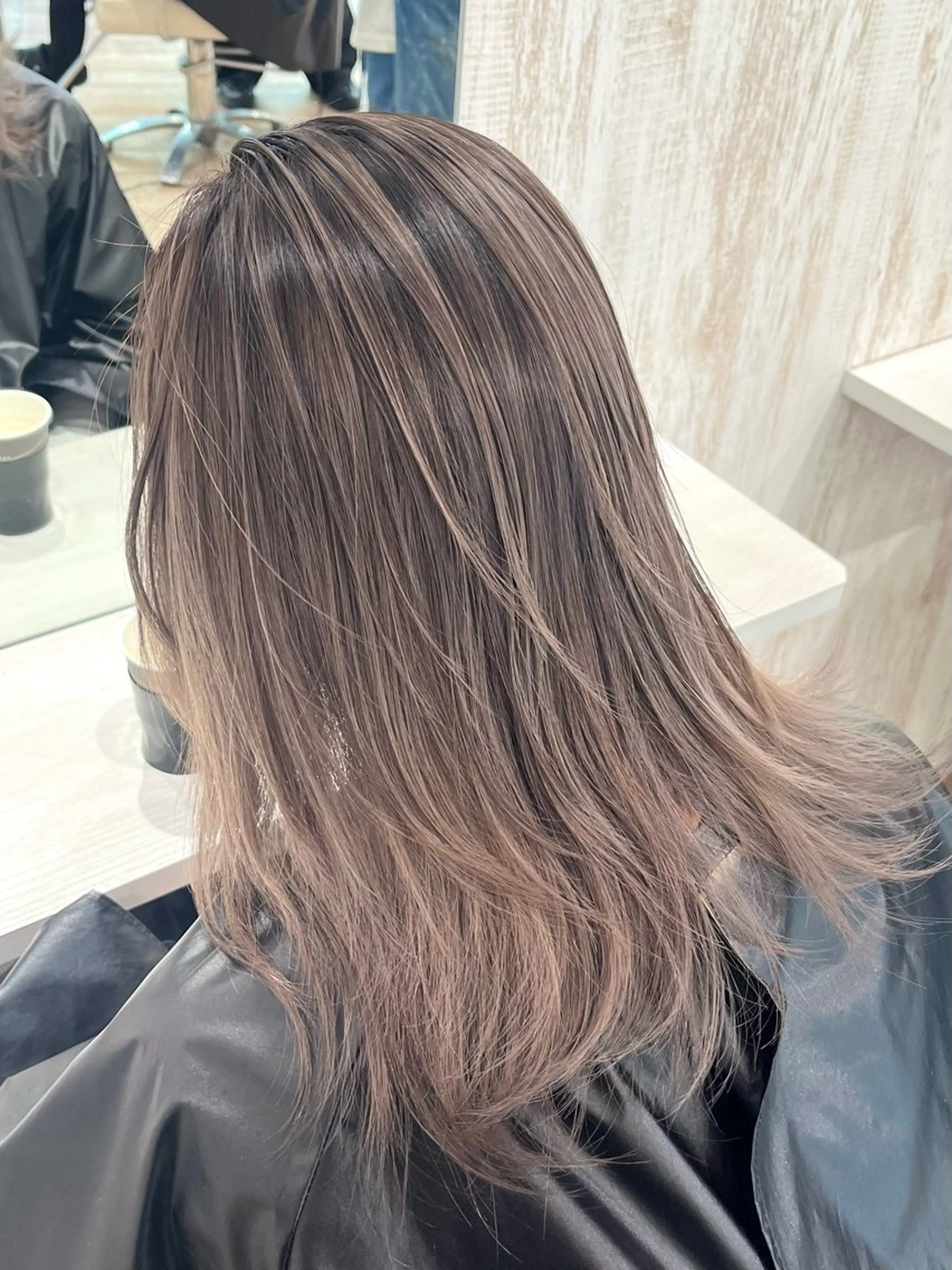 セミロング カラー バレイヤージュ ブリーチ 外国人風カラー レイヤーカット 🤎HAZUKI🤎 ハイトーン✨のヘアスタイル