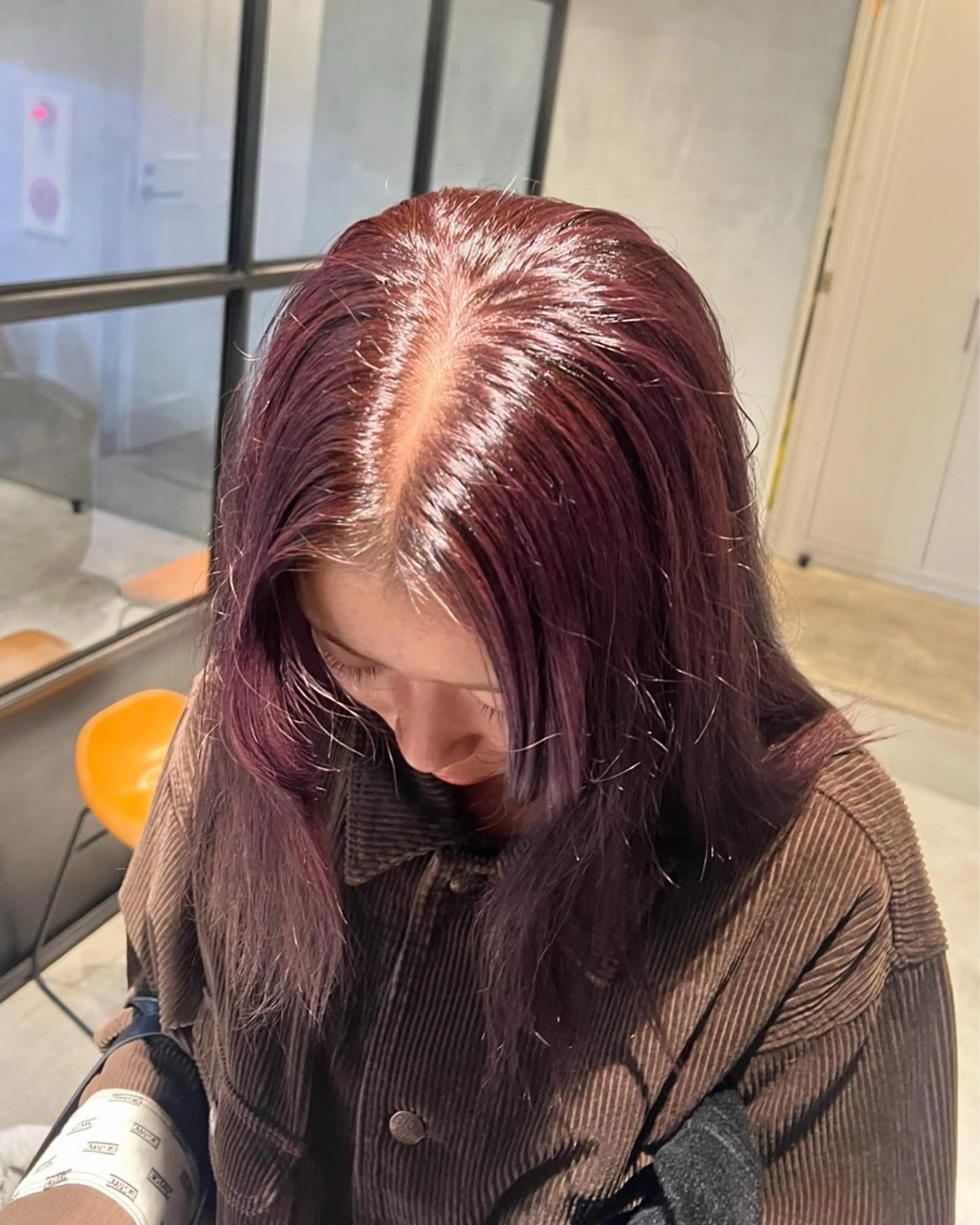 セミロング カラー ブリーチ ラベンダーカラー ピンクカラー ピンクラベンダー しずく🤍🧸 / fifthパーマのヘアスタイル