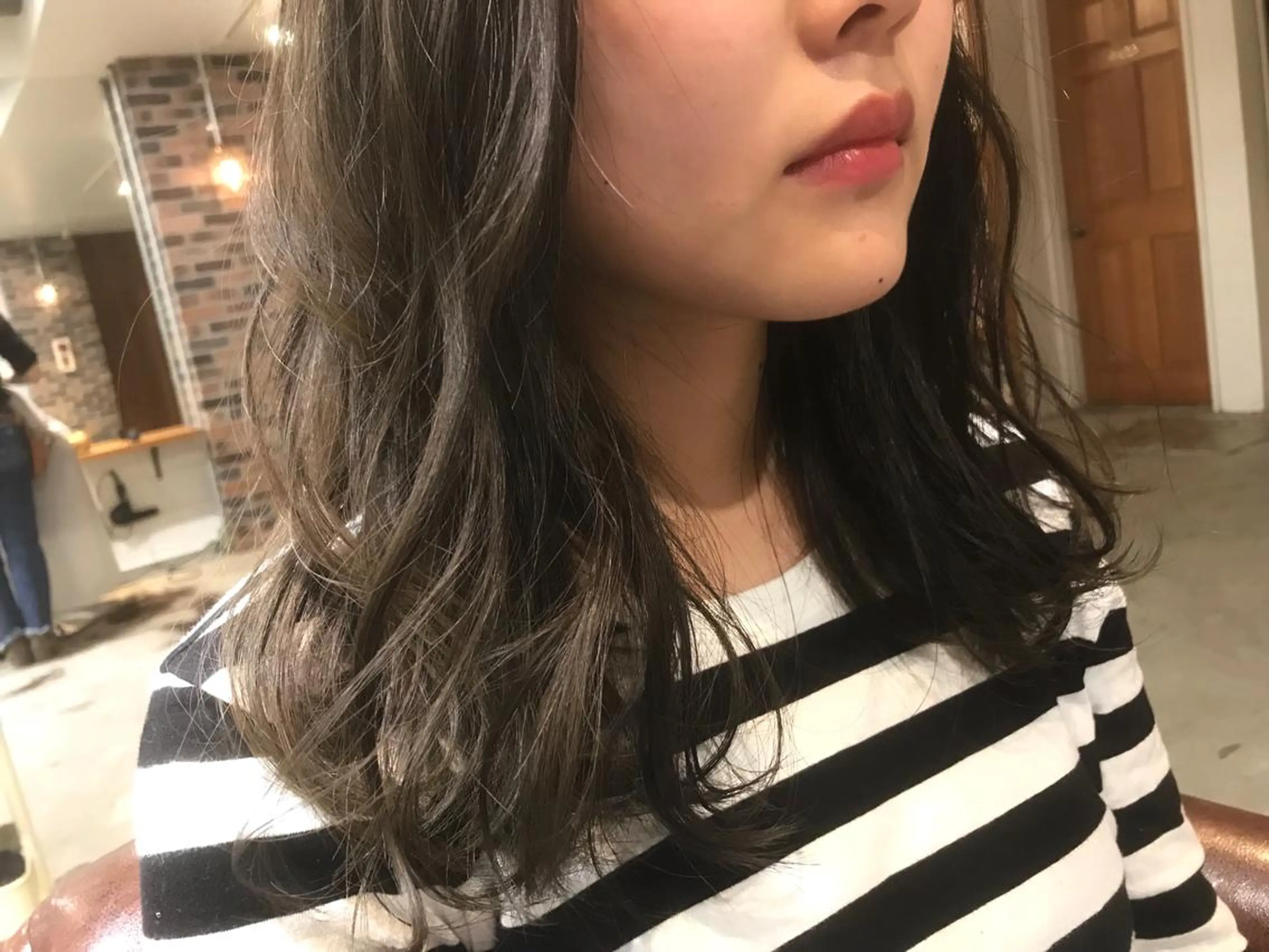 セミロング カラー グレージュ 竹嶌 健吾のヘアスタイル
