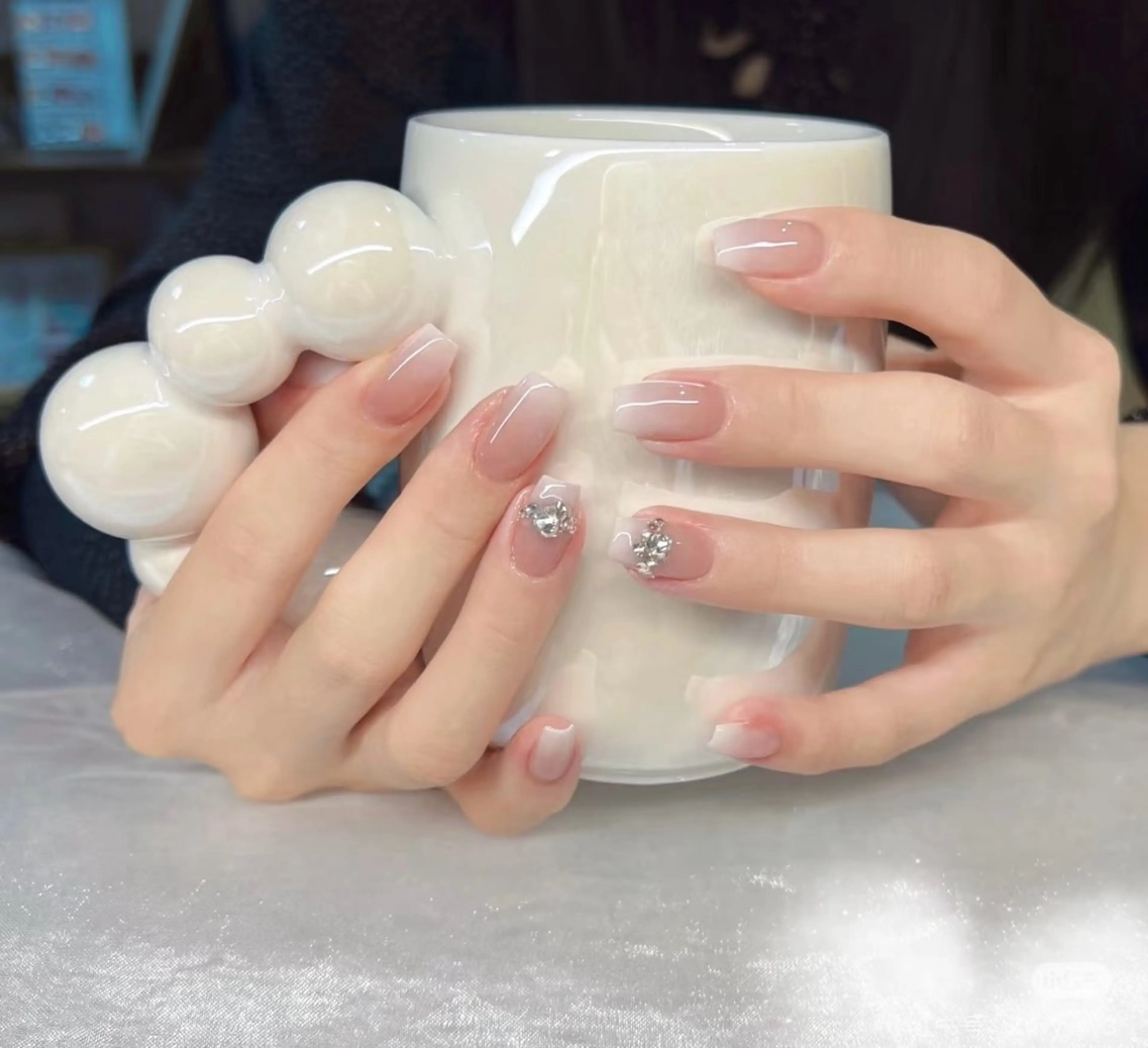 ネイル アートネイル チークネイル 長さ出し フットネイル ジェルネイル ラッキーネイルサロン西川口東口店所属・山田 由奈のネイルデザイン