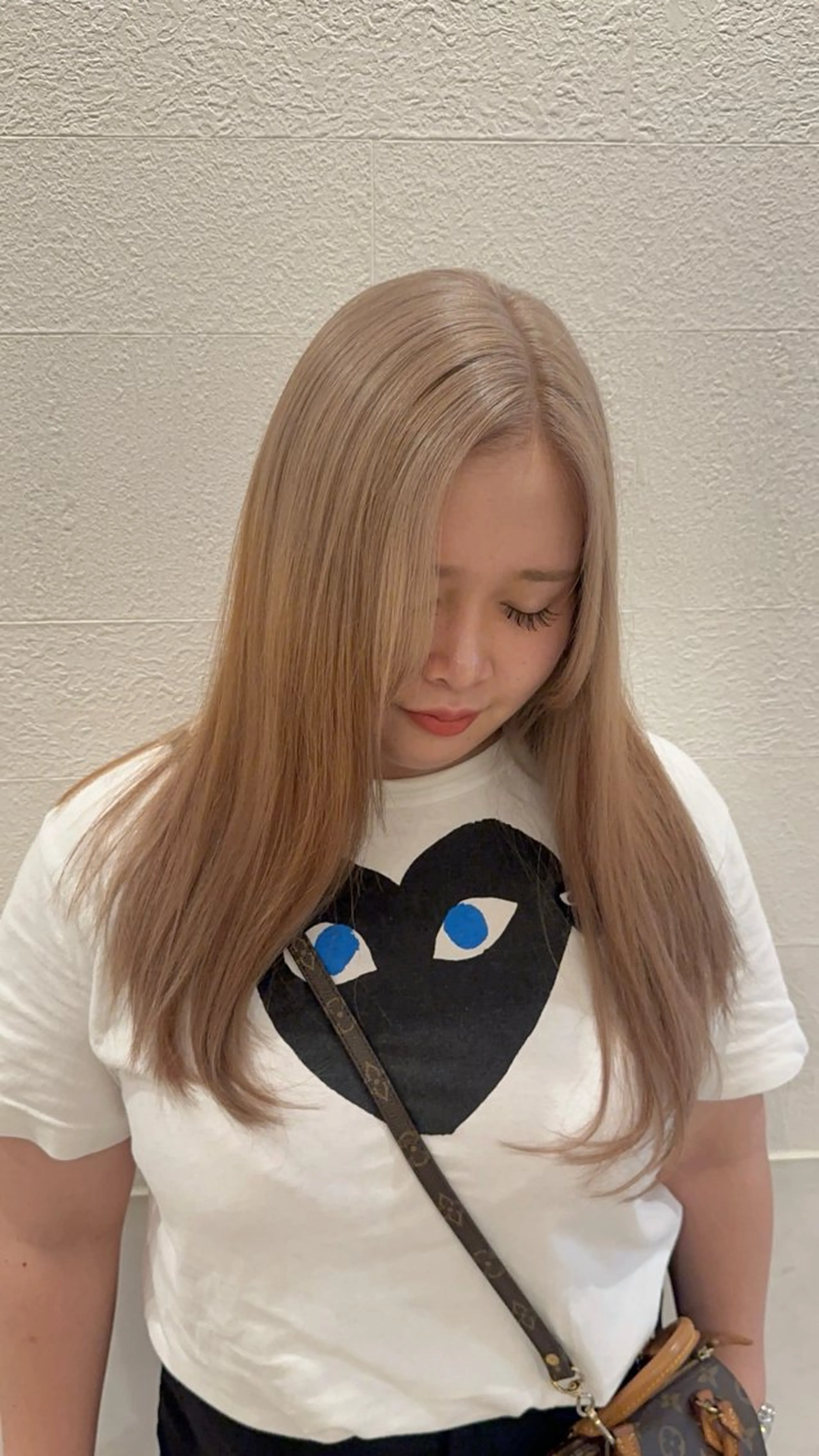 セミロング タマシロカリン 艶カラー/レイヤーのヘアスタイル