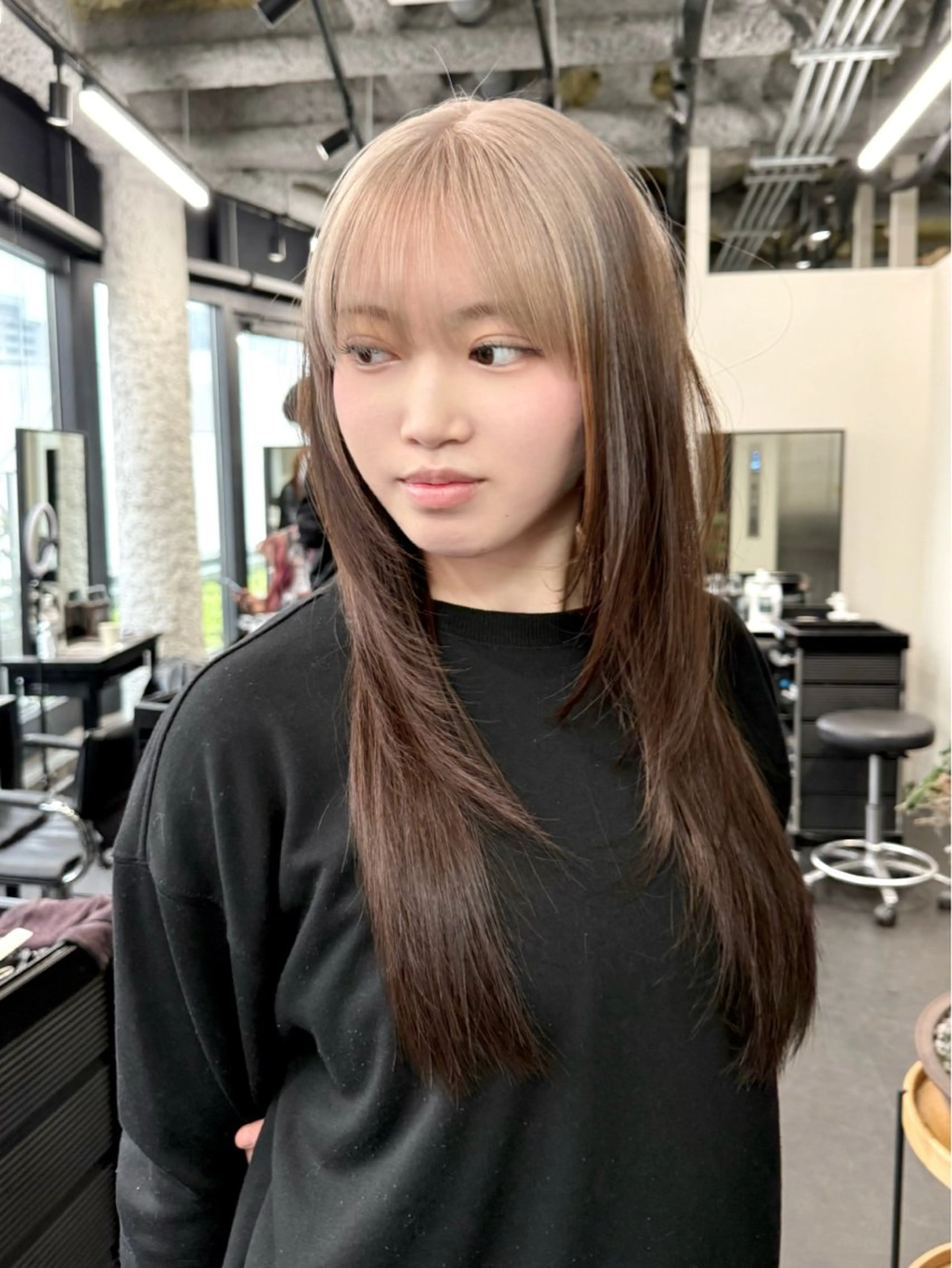 セミロング カット ヘアカラー トリートメント 秋山 輝星のヘアスタイル