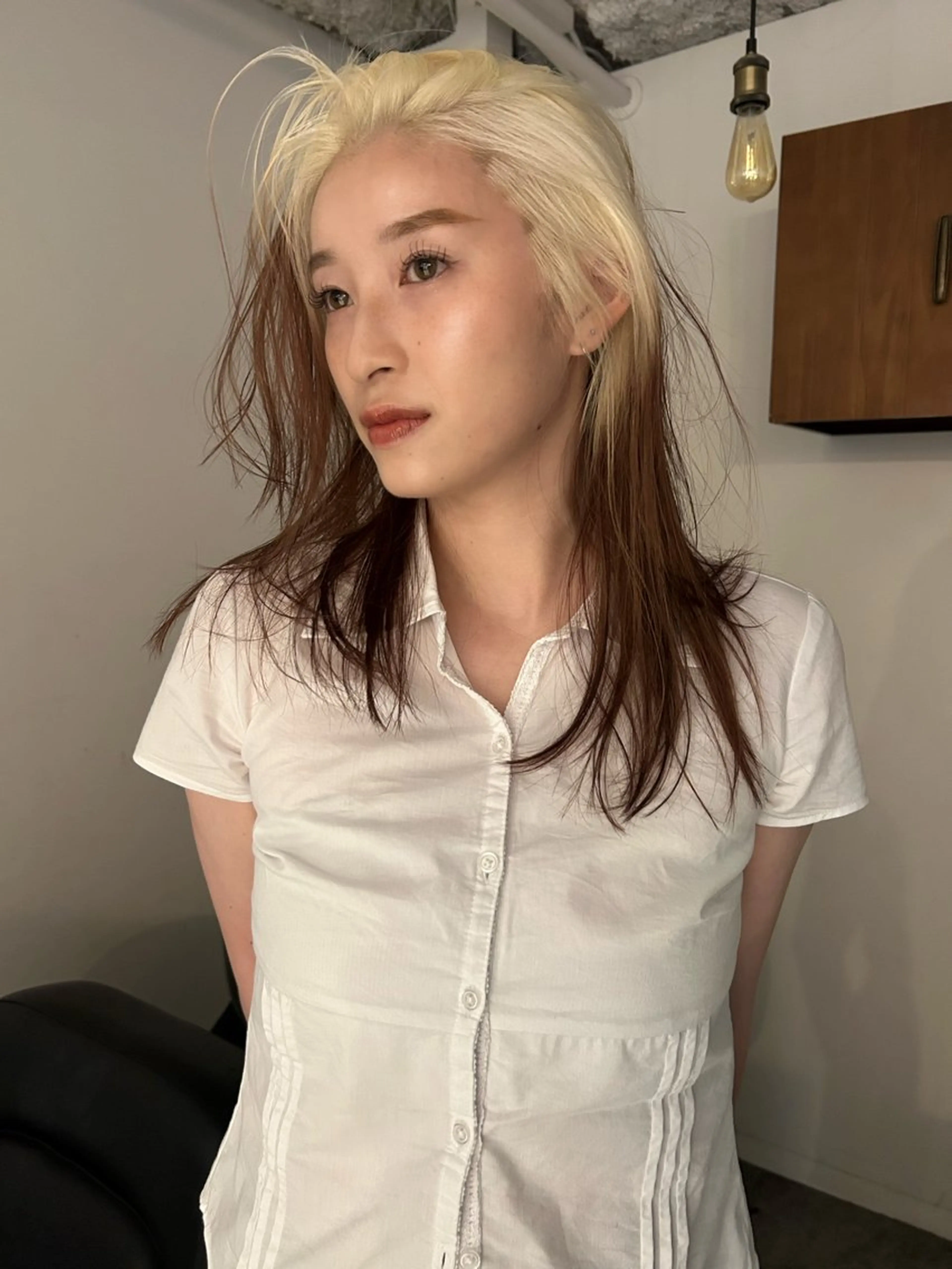 セミロング カラー ブロンド ブラウンカラー デザインカラー カット ヘアカラー トリートメント 村上雅人 ナチュラルモードのヘアスタイル