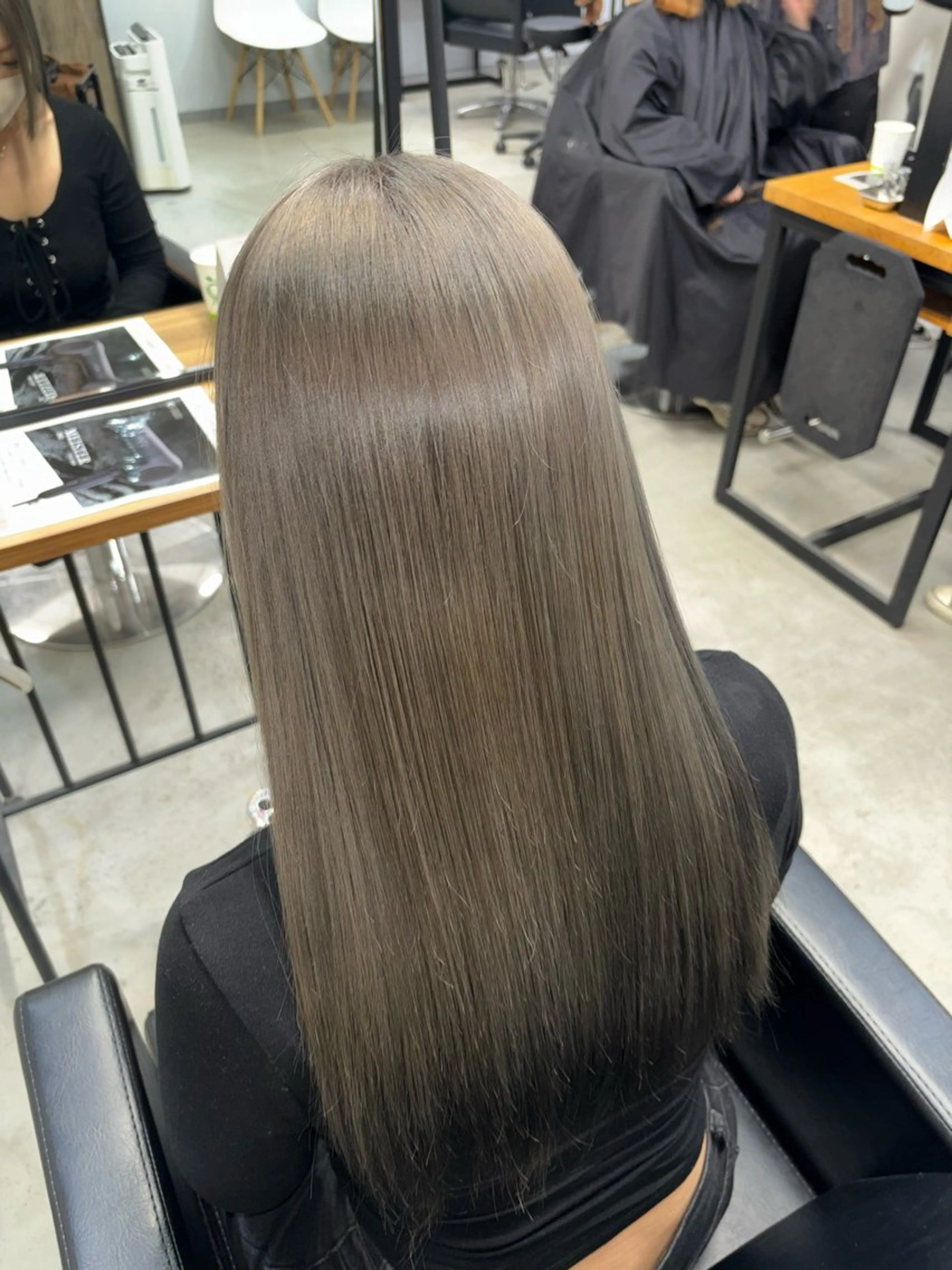 ロング カラー ヘアカラー トリートメント かの／GiseL／ ハイトーン／ブリーチのヘアスタイル