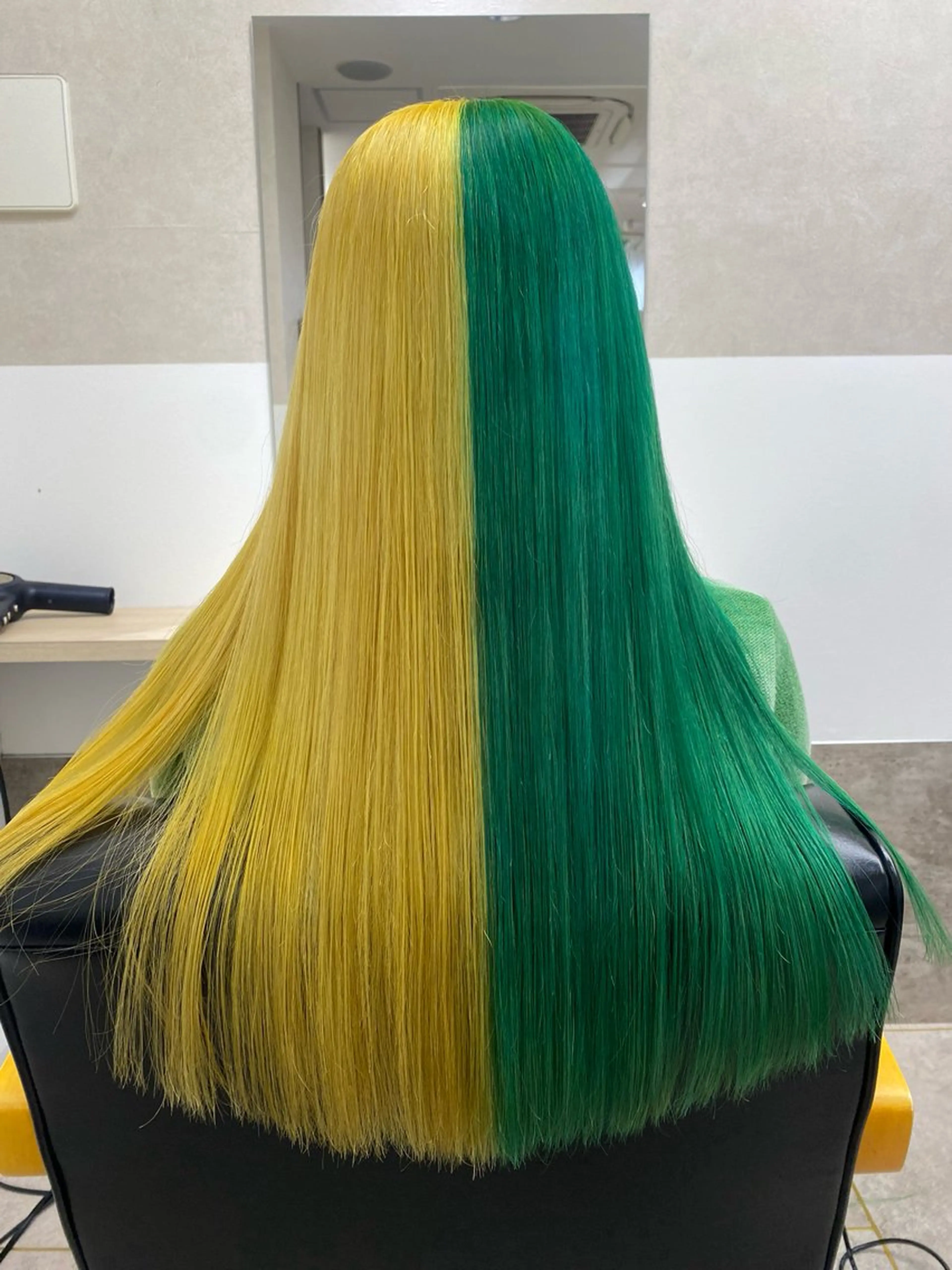 ロング カラー ブリーチ ケアブリーチ デザインカラー ハイトーンカラー インナーカラー GISEL 小倉のヘアスタイル