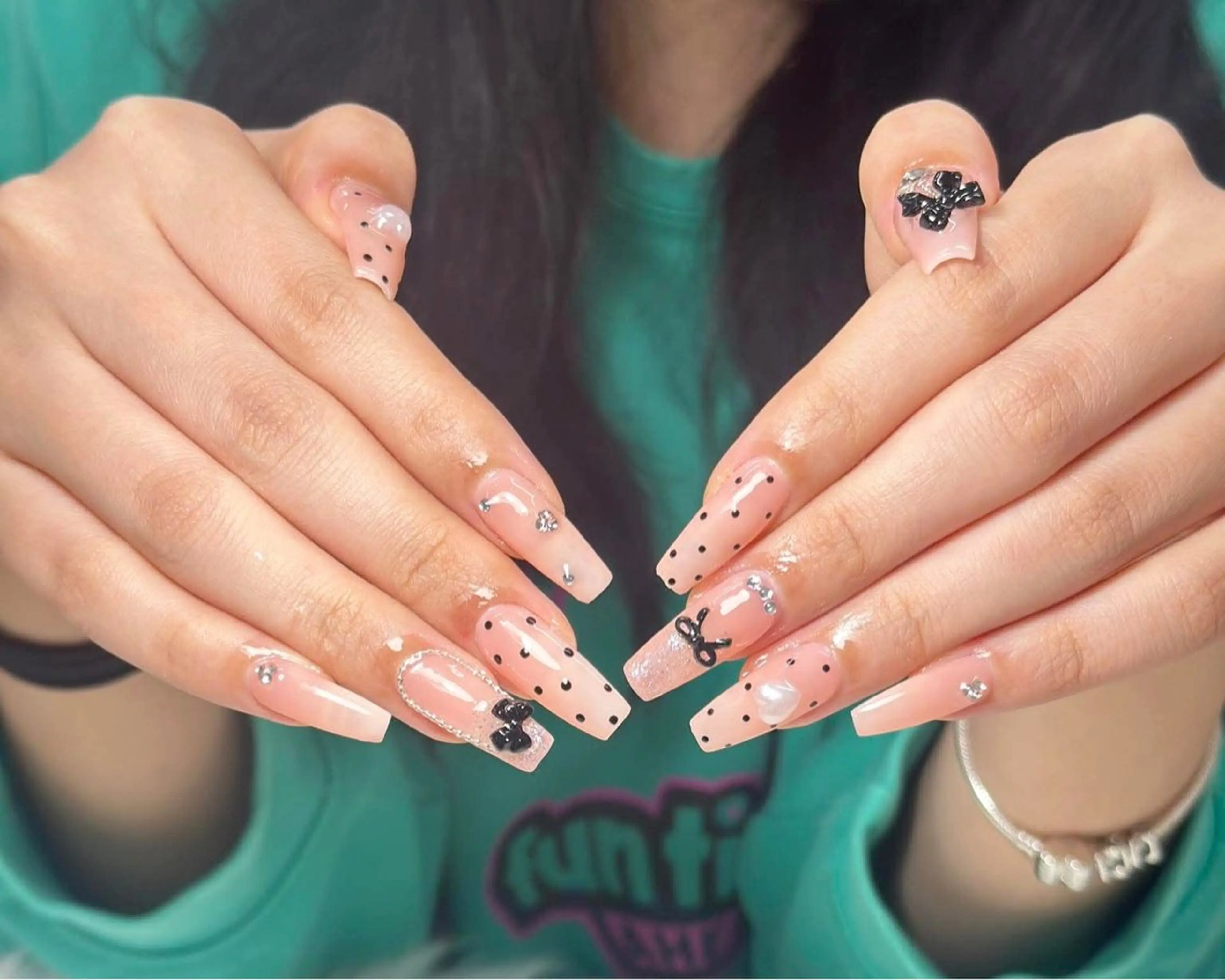 ネイル AURA NAIL 上前津のネイルデザイン