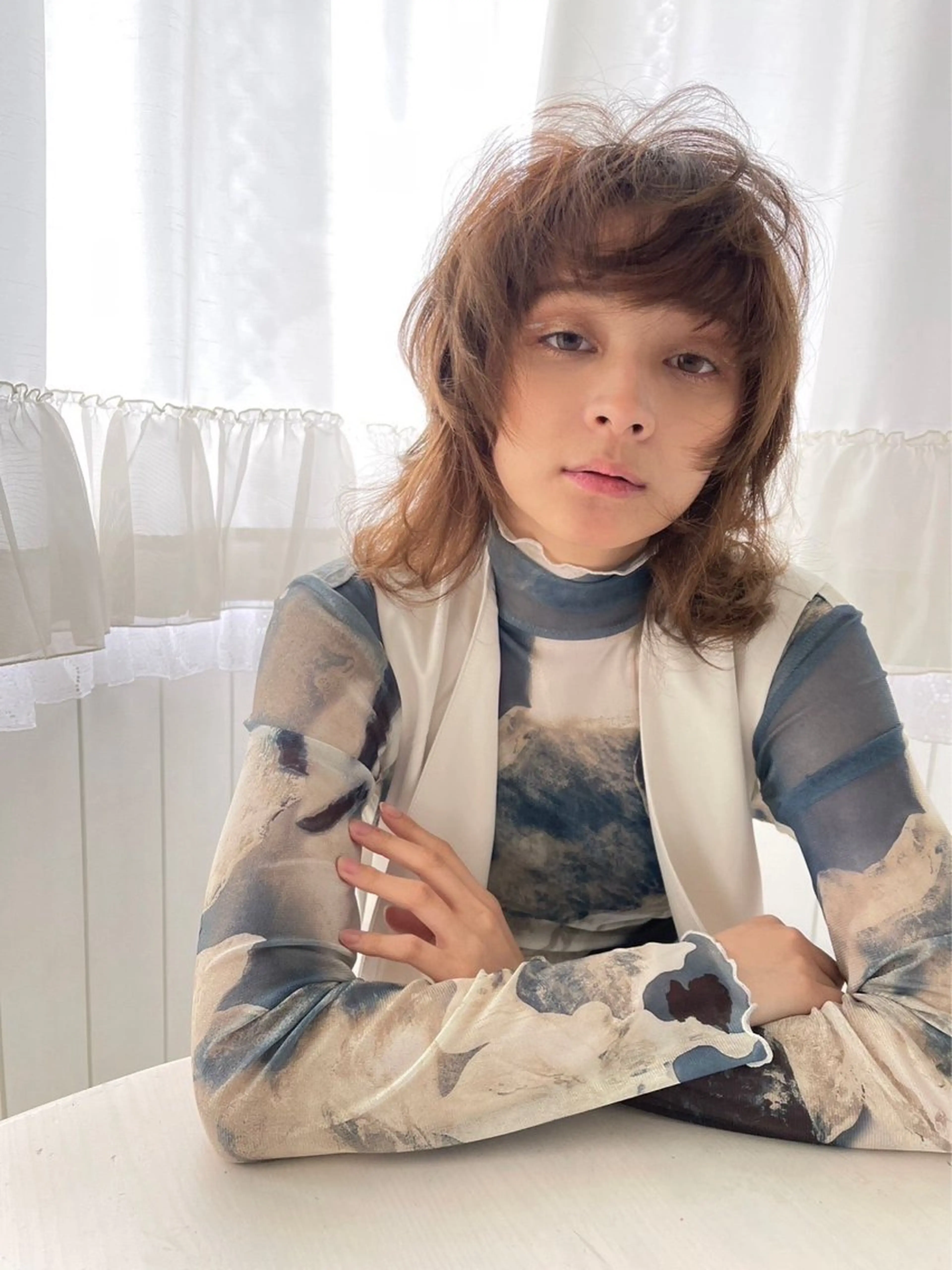 ミディアム 佐藤 寧々のヘアスタイル