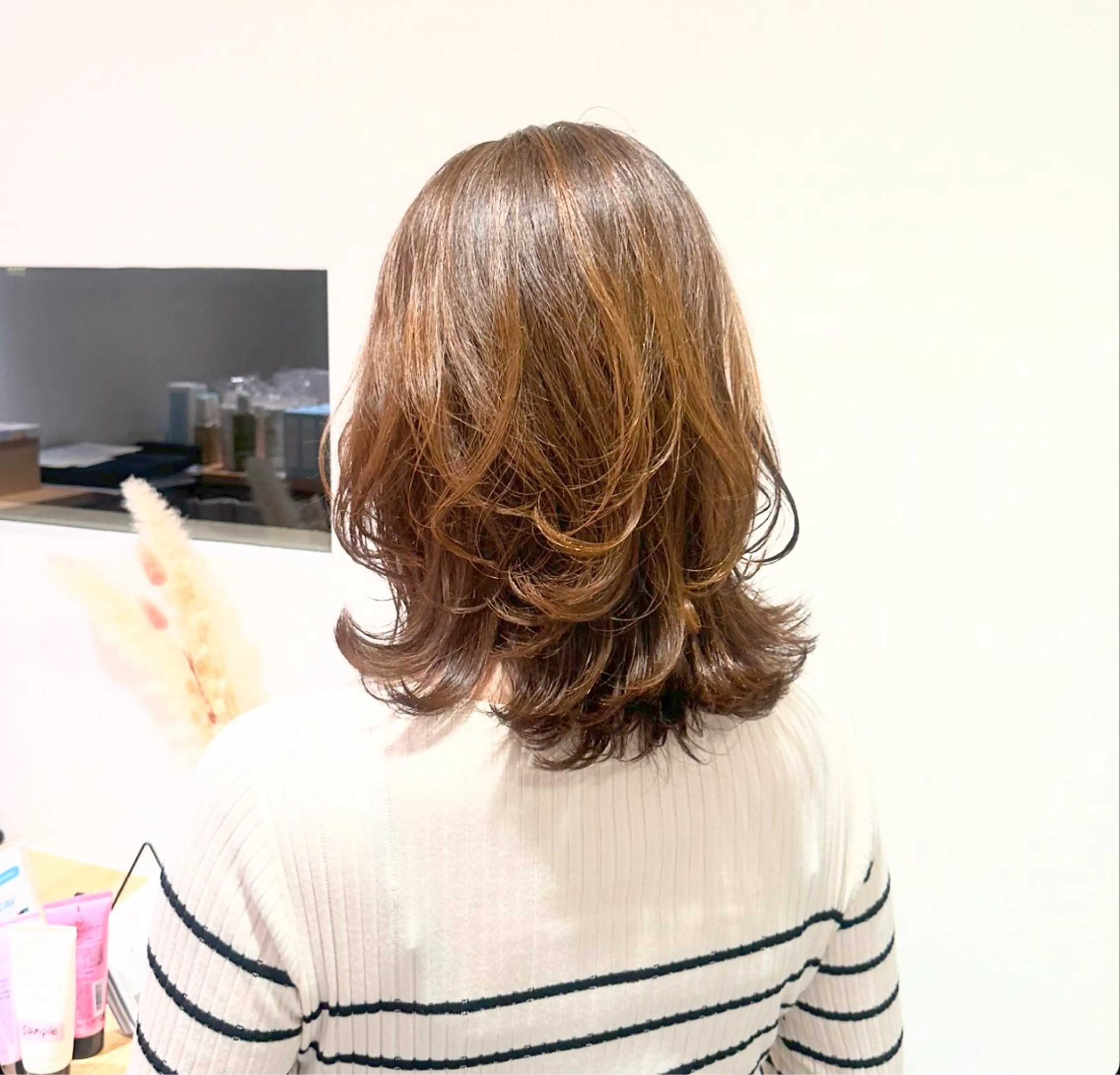 ミディアム レイヤー/蟹江/ くすみカラー/川口のヘアスタイル