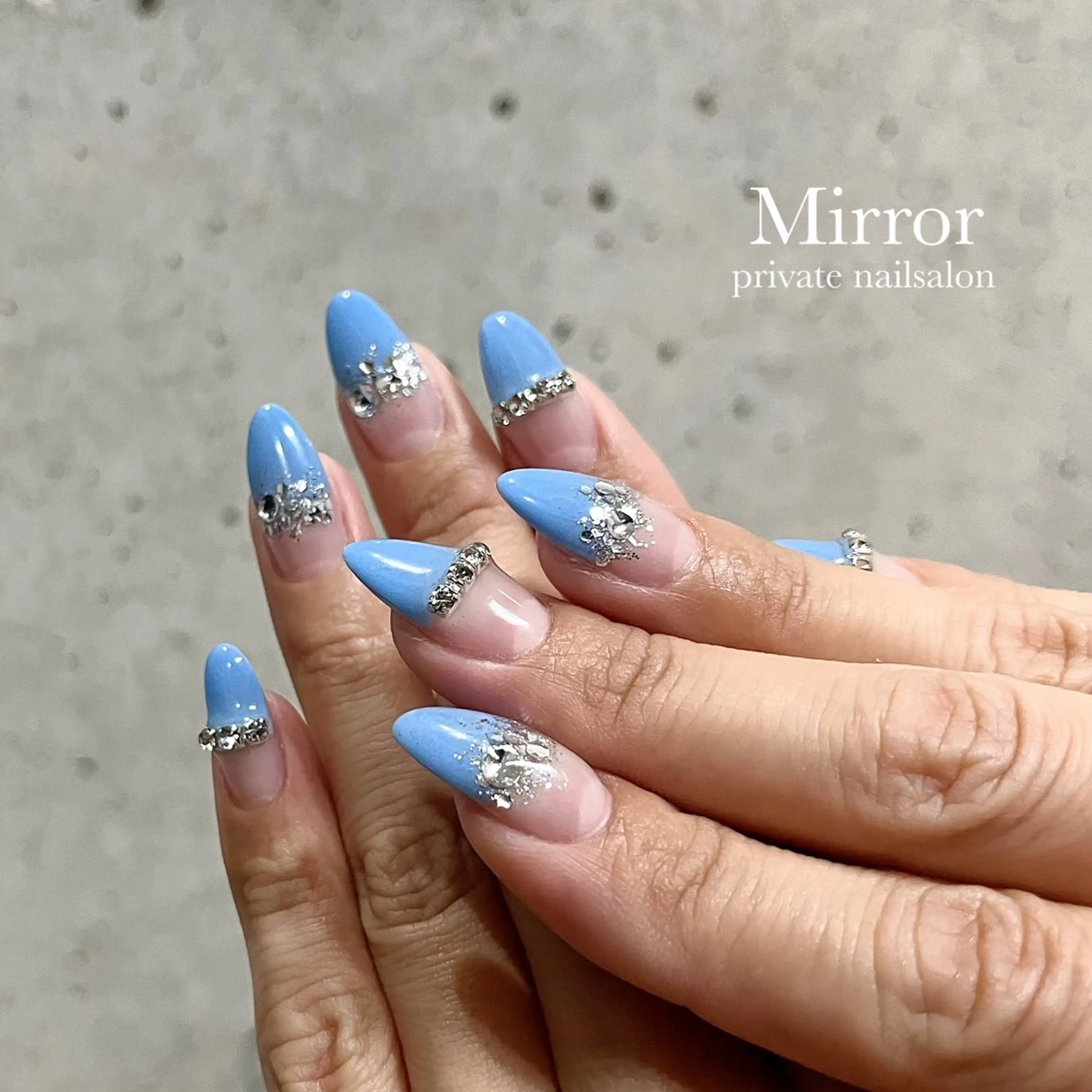 ネイル nailsalon Mirrorのネイルデザイン
