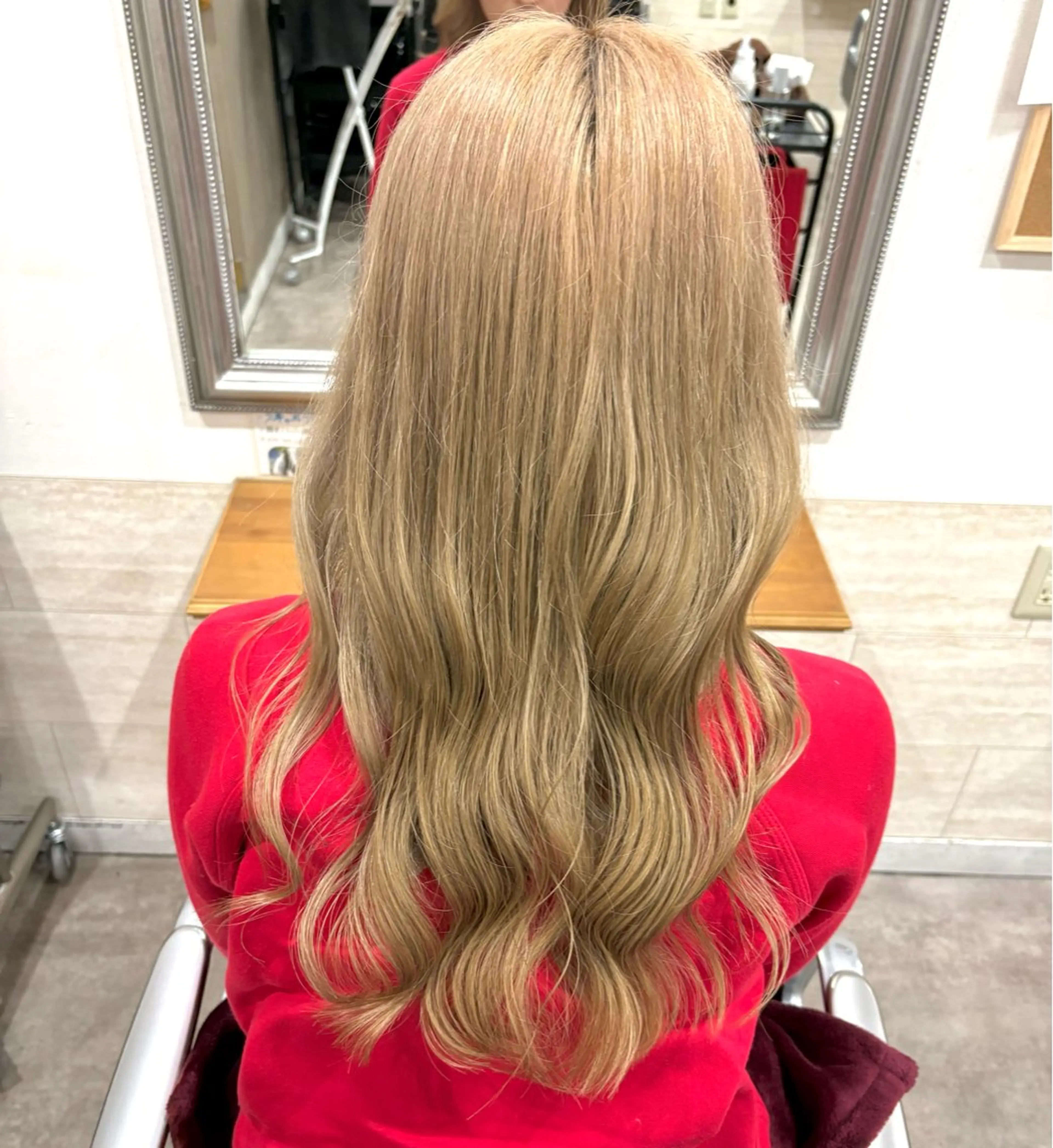セミロング 堀川 希歩のヘアスタイル
