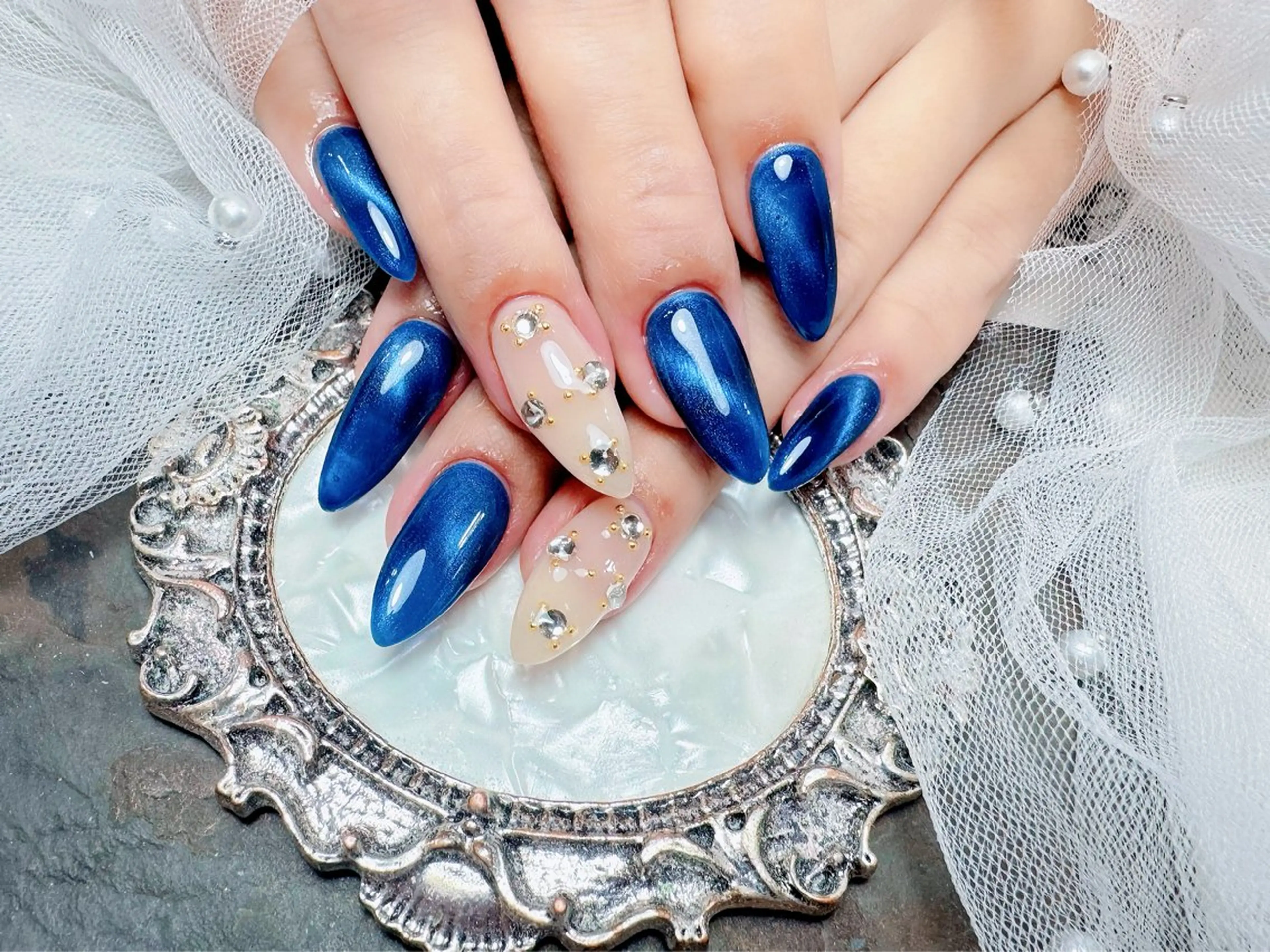 ネイル ハンドネイル マジック ミラーのネイルデザイン