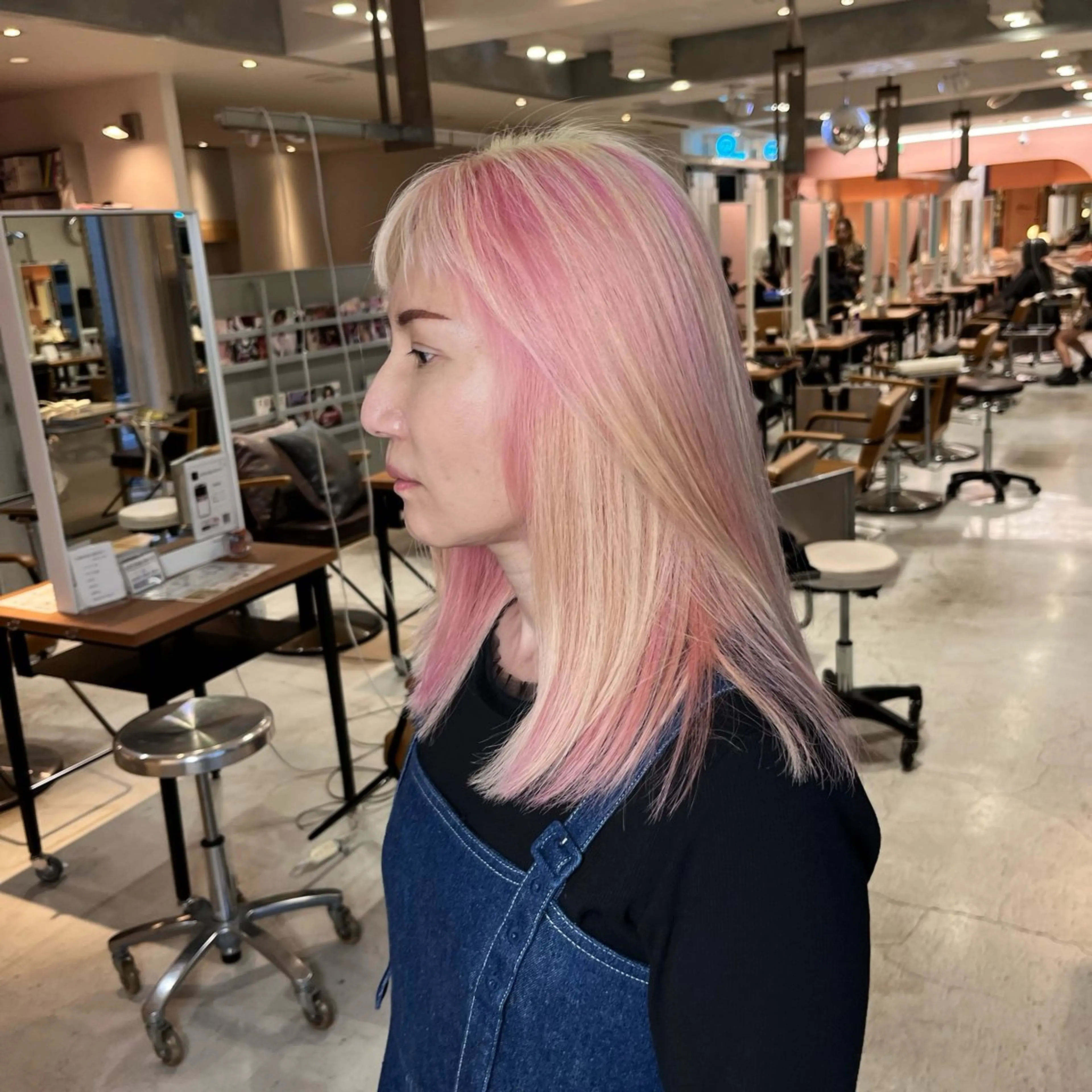 ロング カラー ベージュカラー ブリーチ ケアブリーチ デザインカラー ダブルカラー ヘアカラー トリートメント nameless髪質 改善ブリーチ心斎橋のヘアスタイル