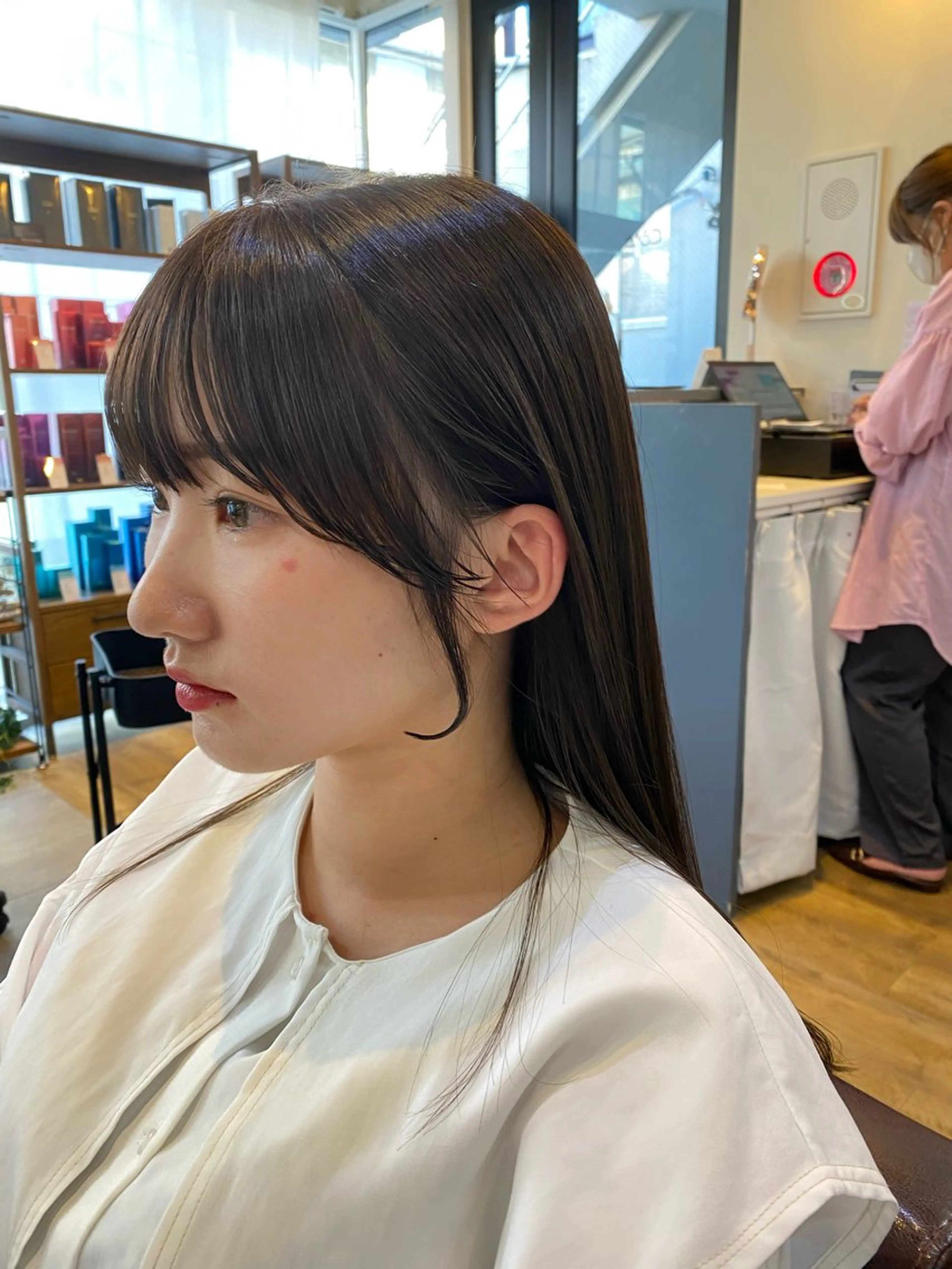 ロング 大島桃花 / 表参道 透明感カラーのヘアスタイル