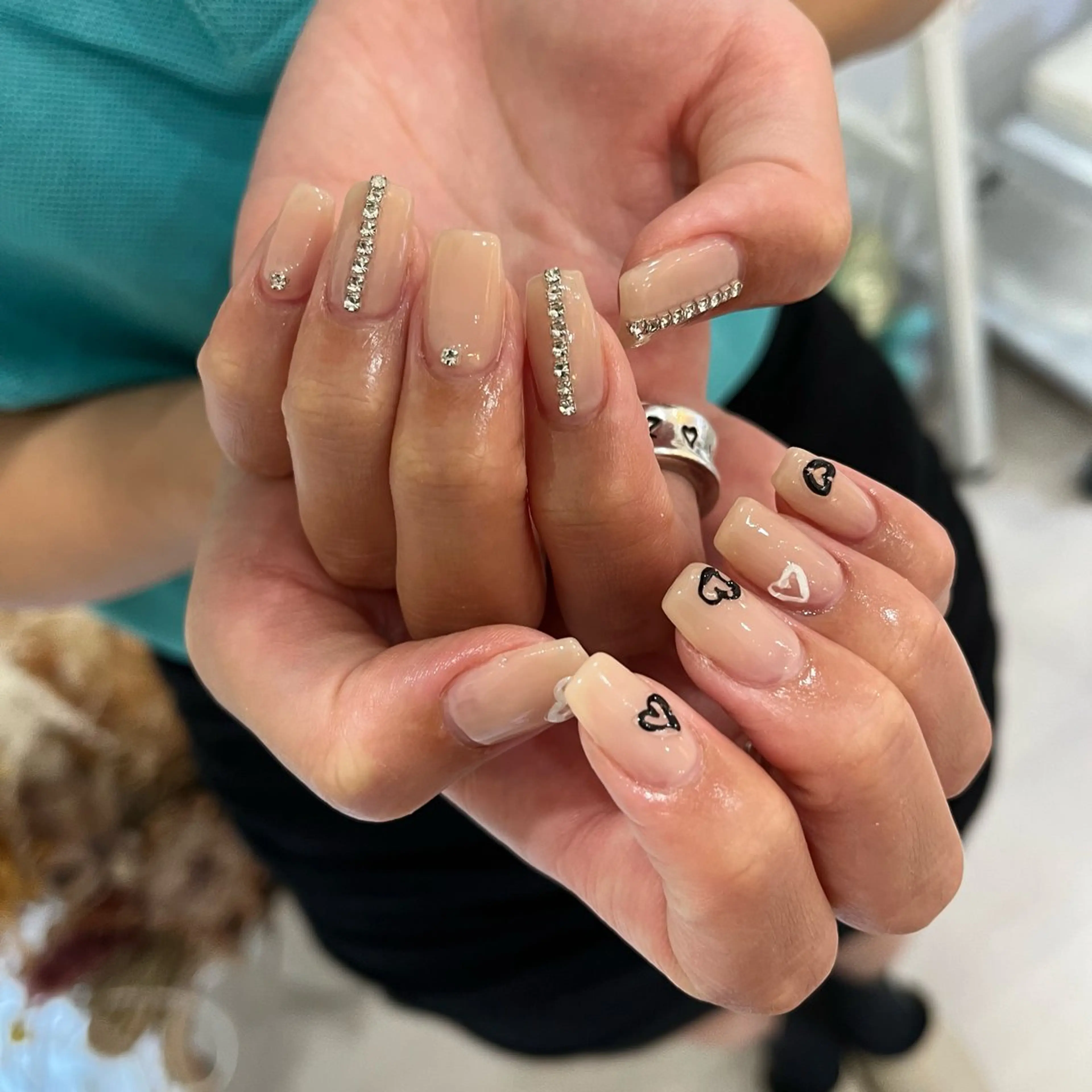 ネイル ハート ぷっくりネイル ワンホンネイル #Amin nail salonのネイルデザイン
