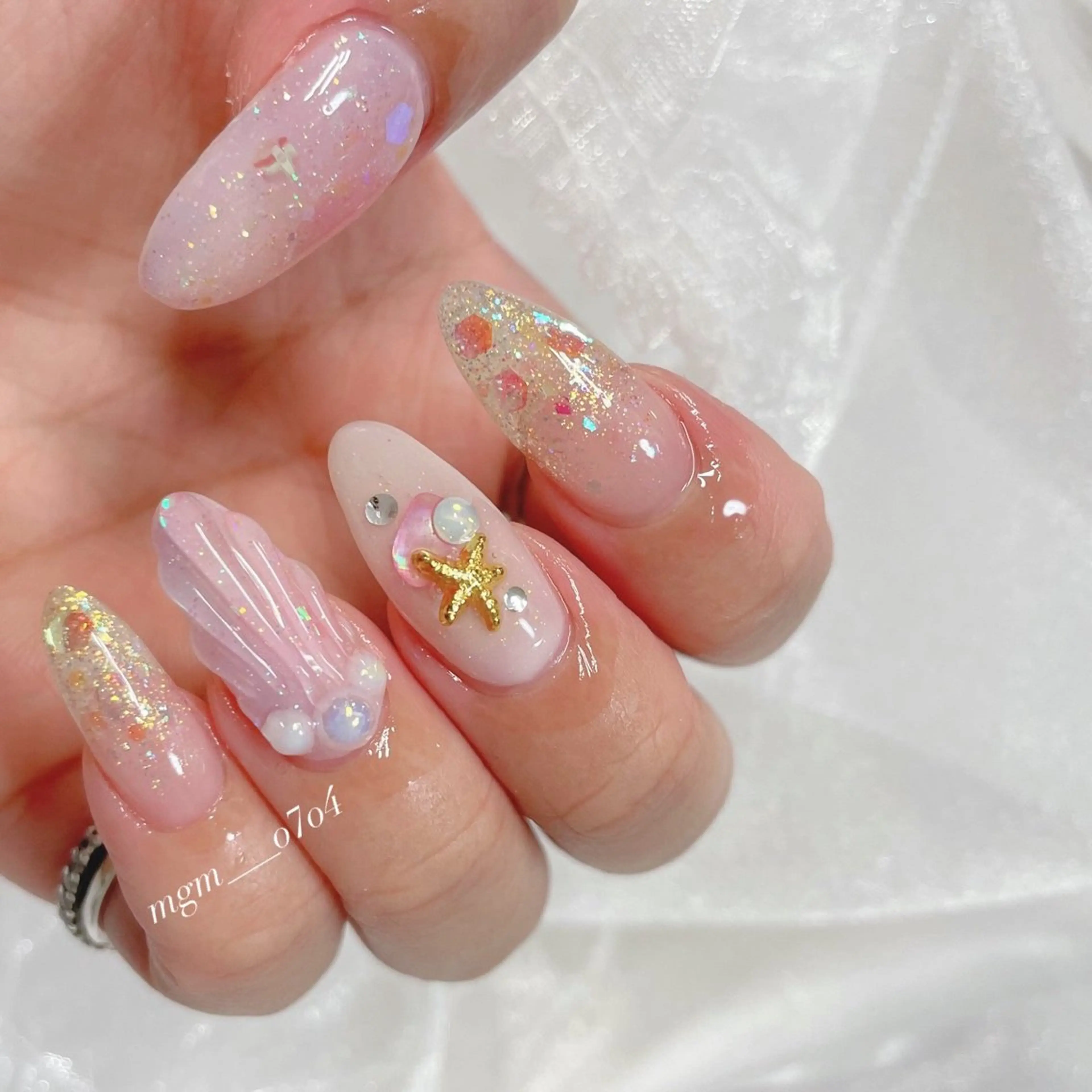 ネイル ハンドネイル ハンドケア MoON...❤︎ MeGuのネイルデザイン