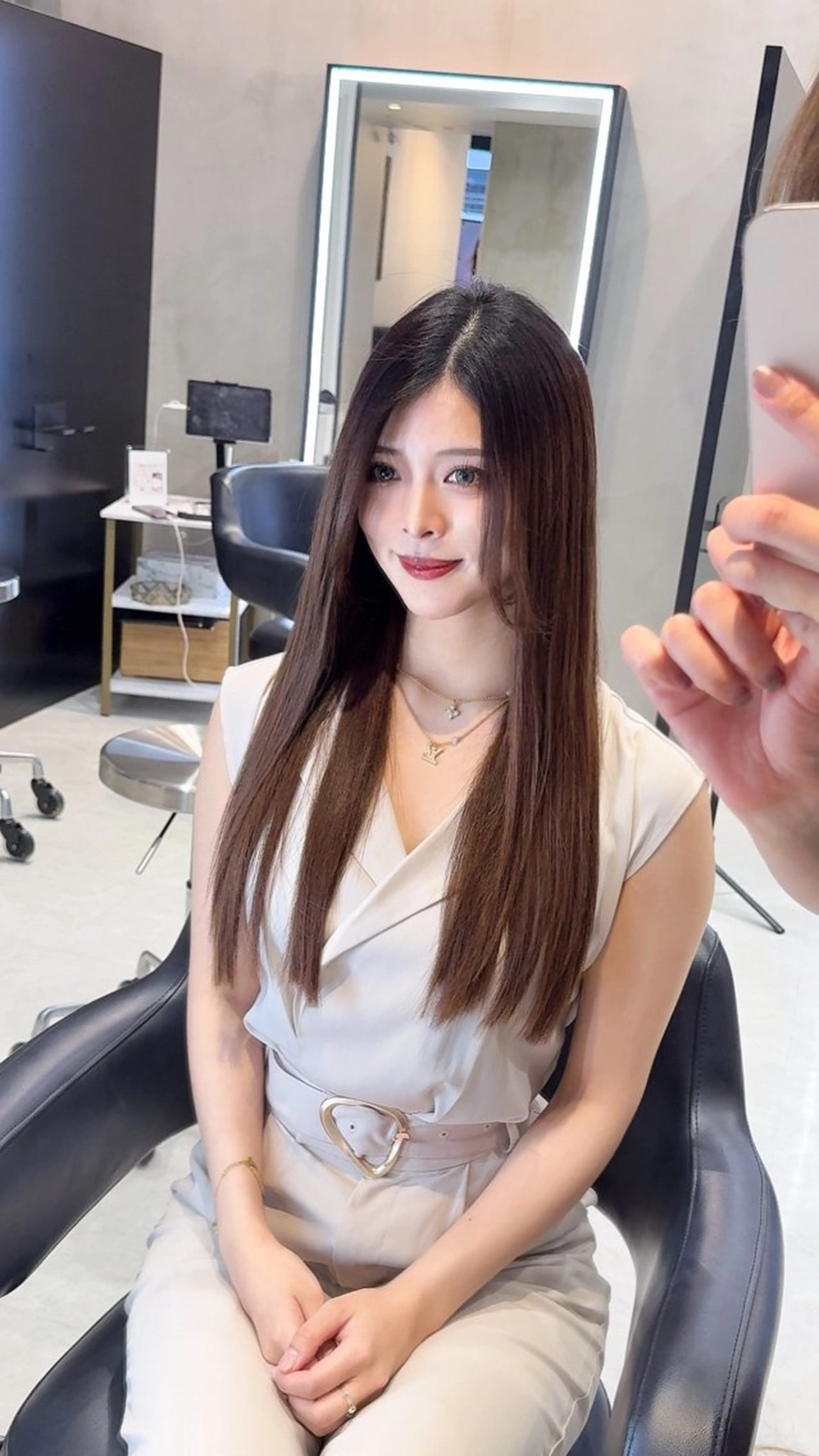 ロング カット 縮毛矯正 韓国ヘア🇰🇷 YURIYAのヘアスタイル