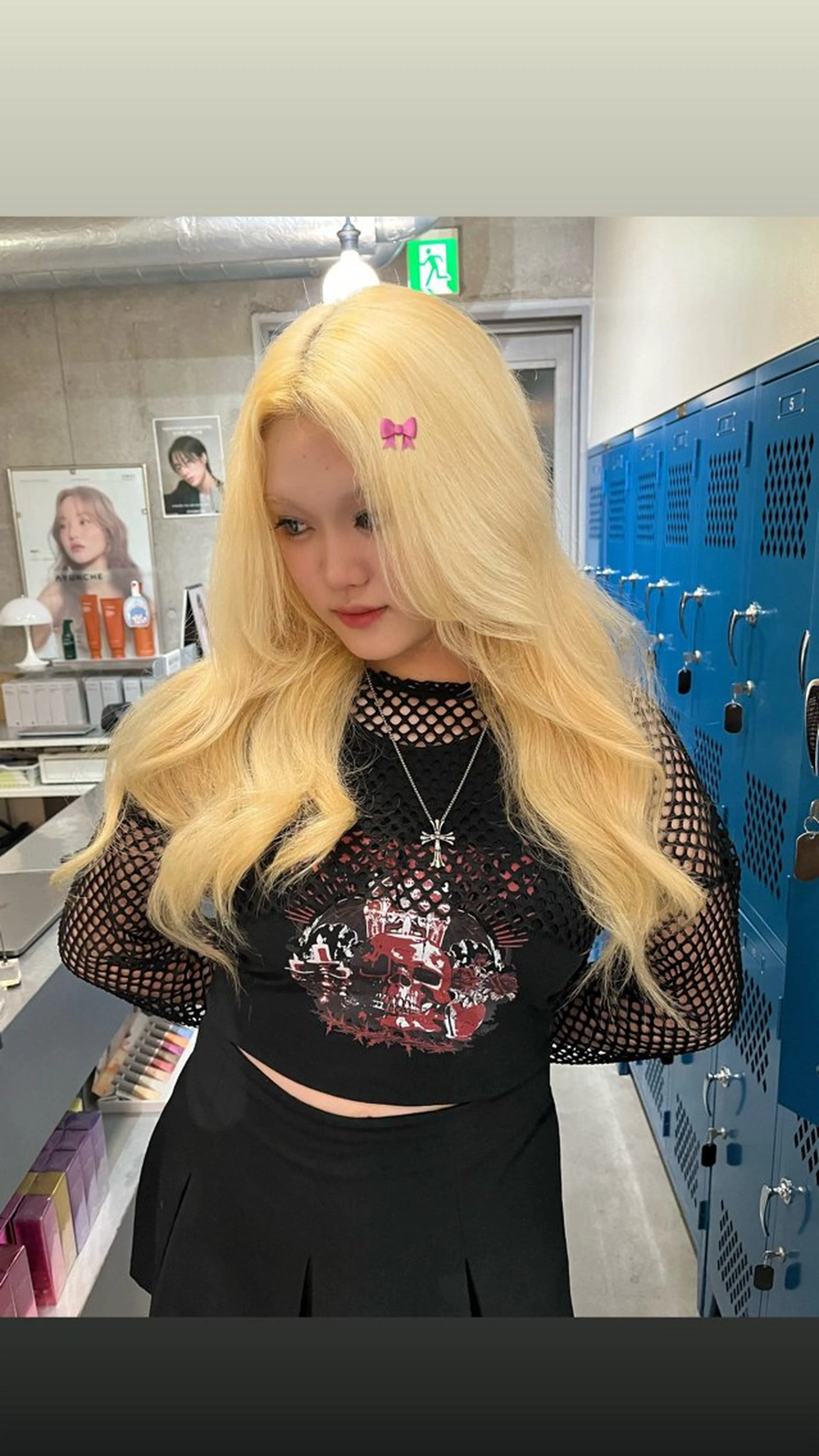 ロング カラー 抜きっぱなしブロンド ブロンド 韓国ボブ/ハッシュ カットKIRAのヘアスタイル