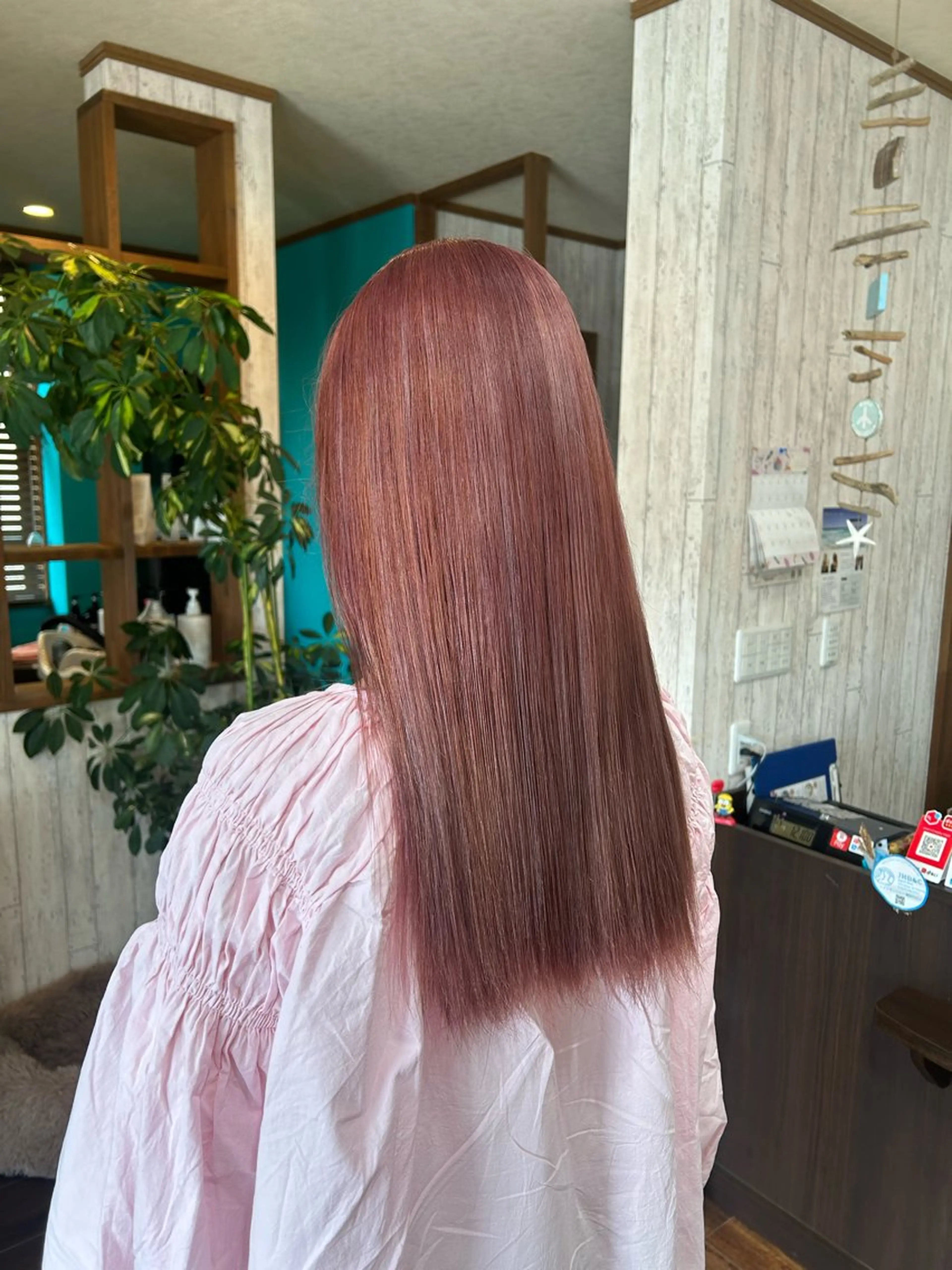 セミロング カラー 早坂 さくらのヘアスタイル