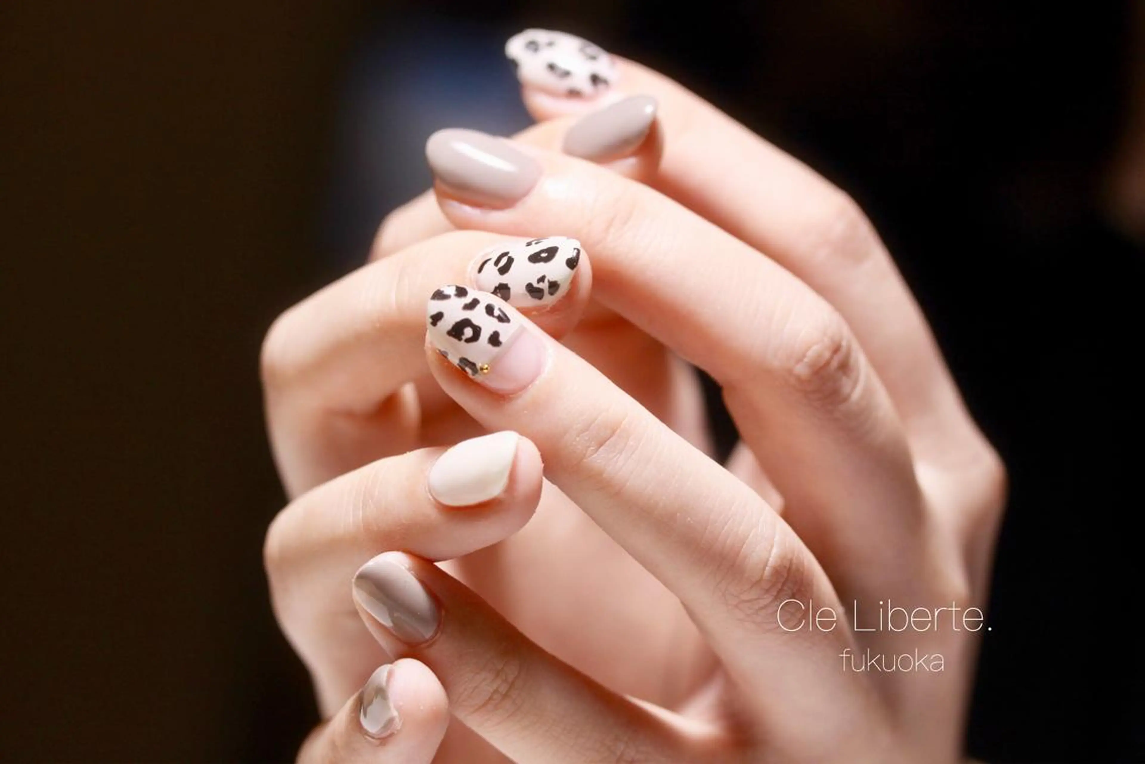 ネイル アニマル柄 フレンチネイル Elio 国泰寺のネイルデザイン