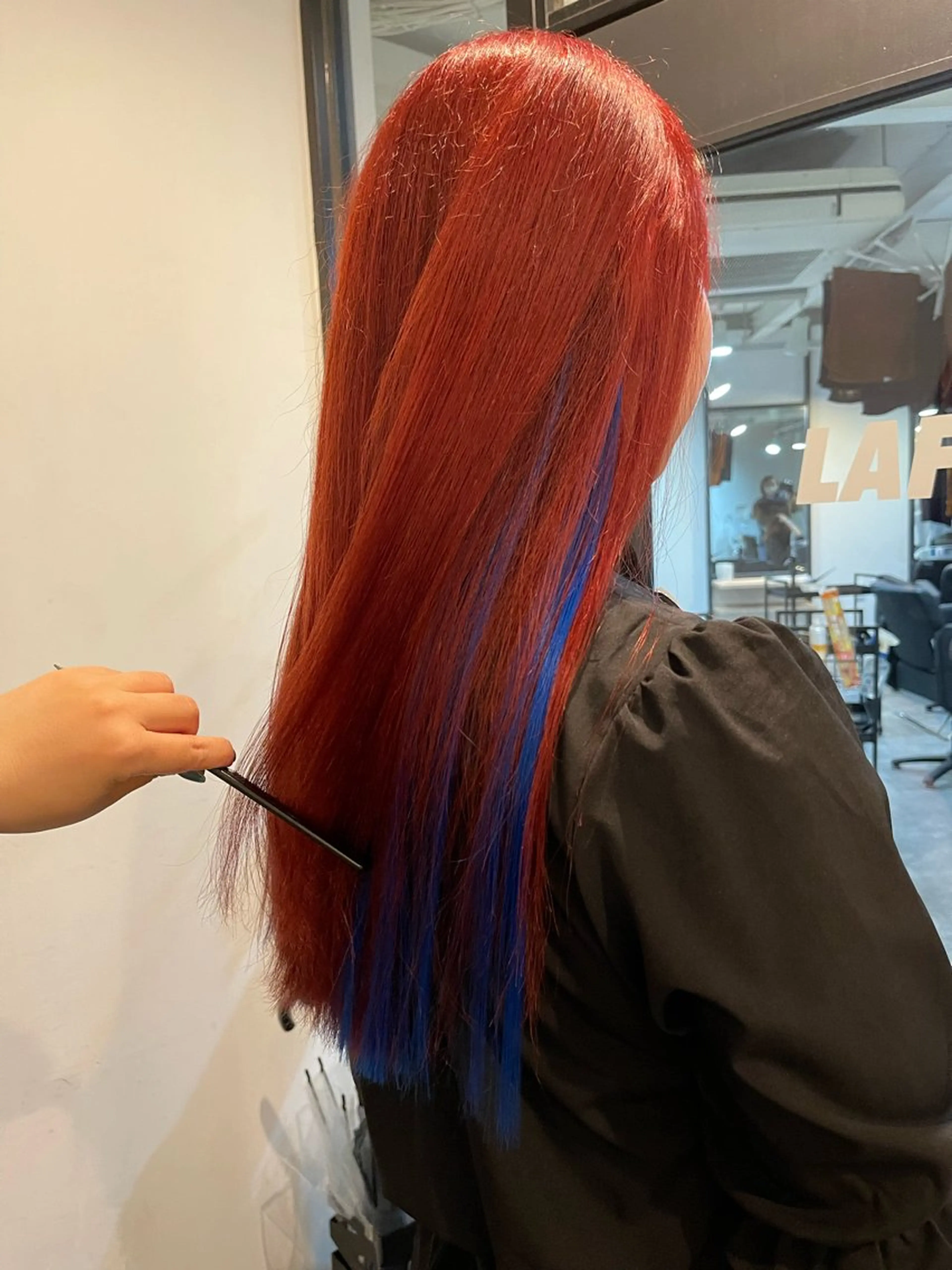 ロング カラー エクステ ブリーチ縮毛矯正 LAFFYuiのヘアスタイル