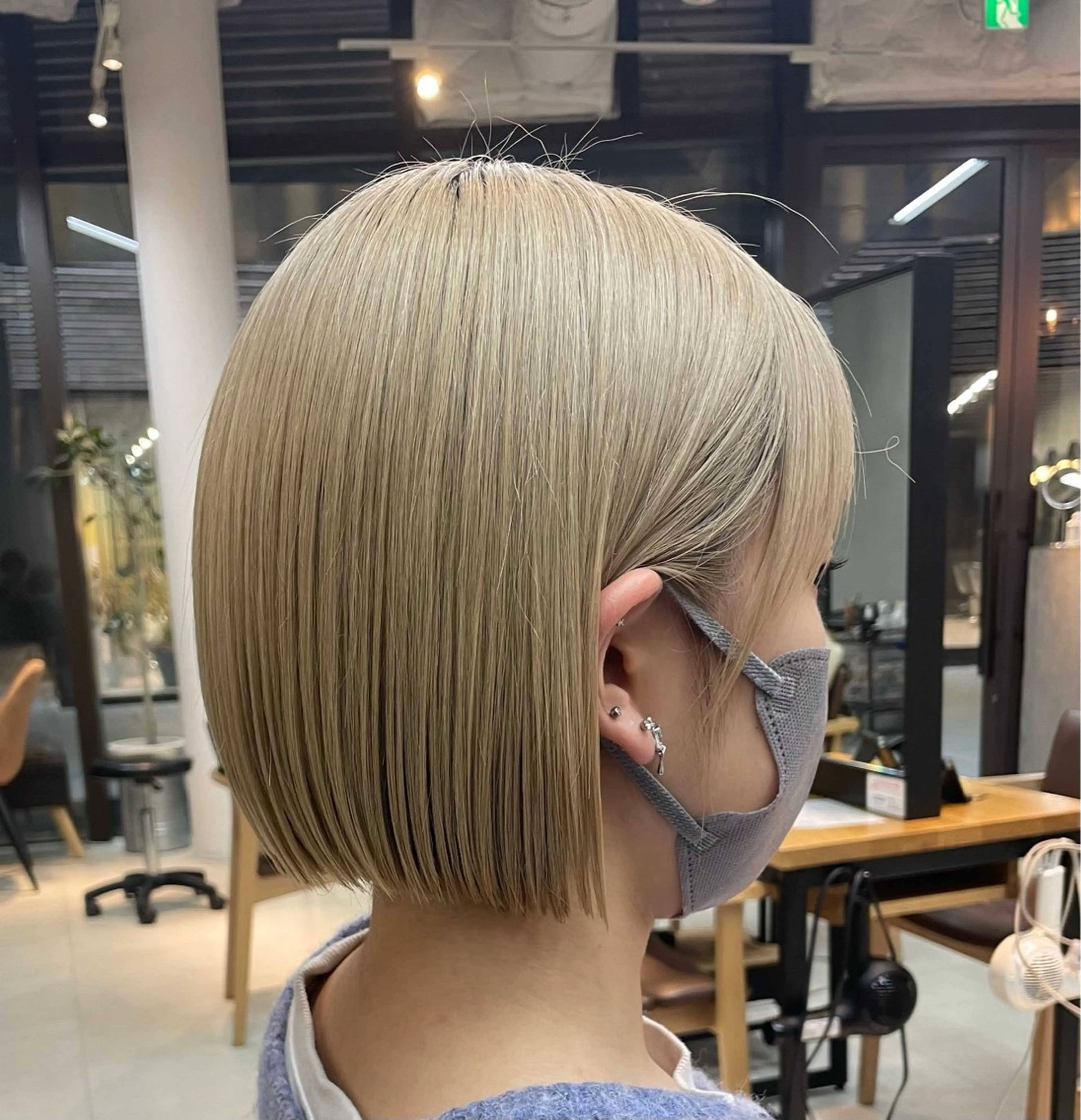 ショート カラー ハイトーンカラー ボブ カット ヘアカラー トリートメント ボブ/ショート /パーマ/shinのヘアスタイル