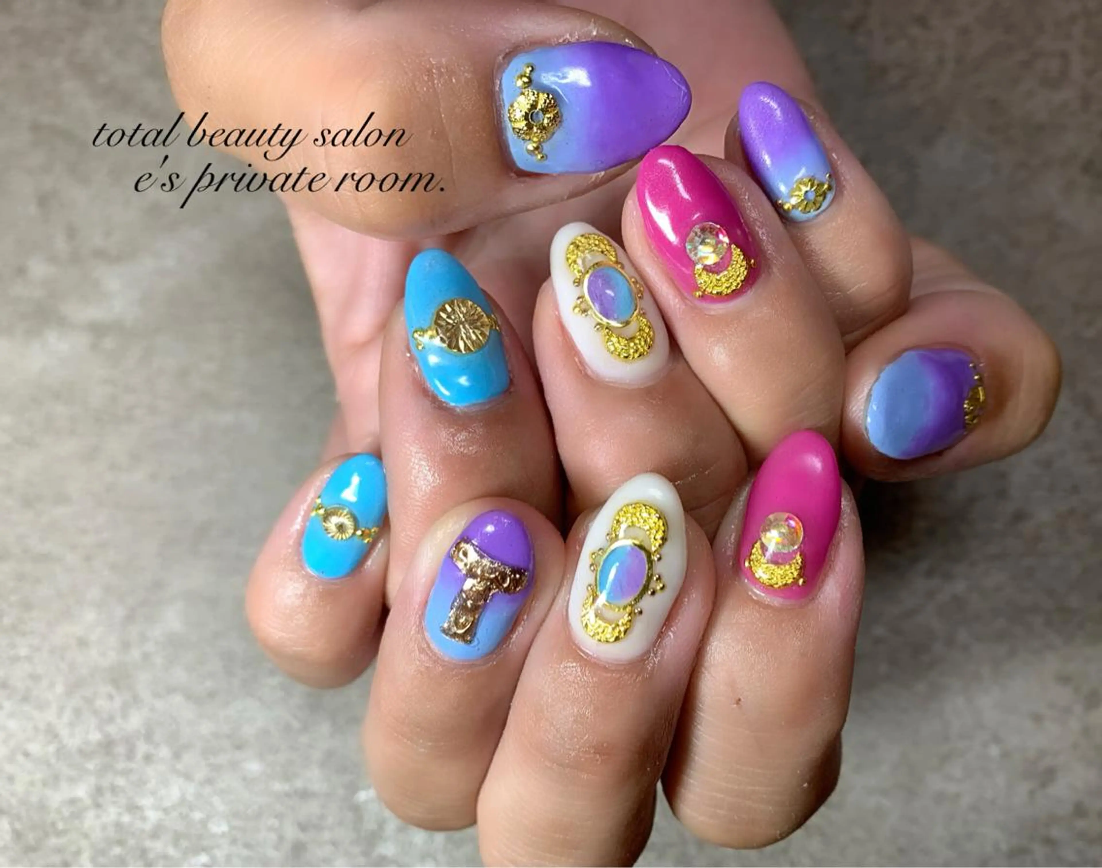 ネイル LAVISH nail salonのネイルデザイン