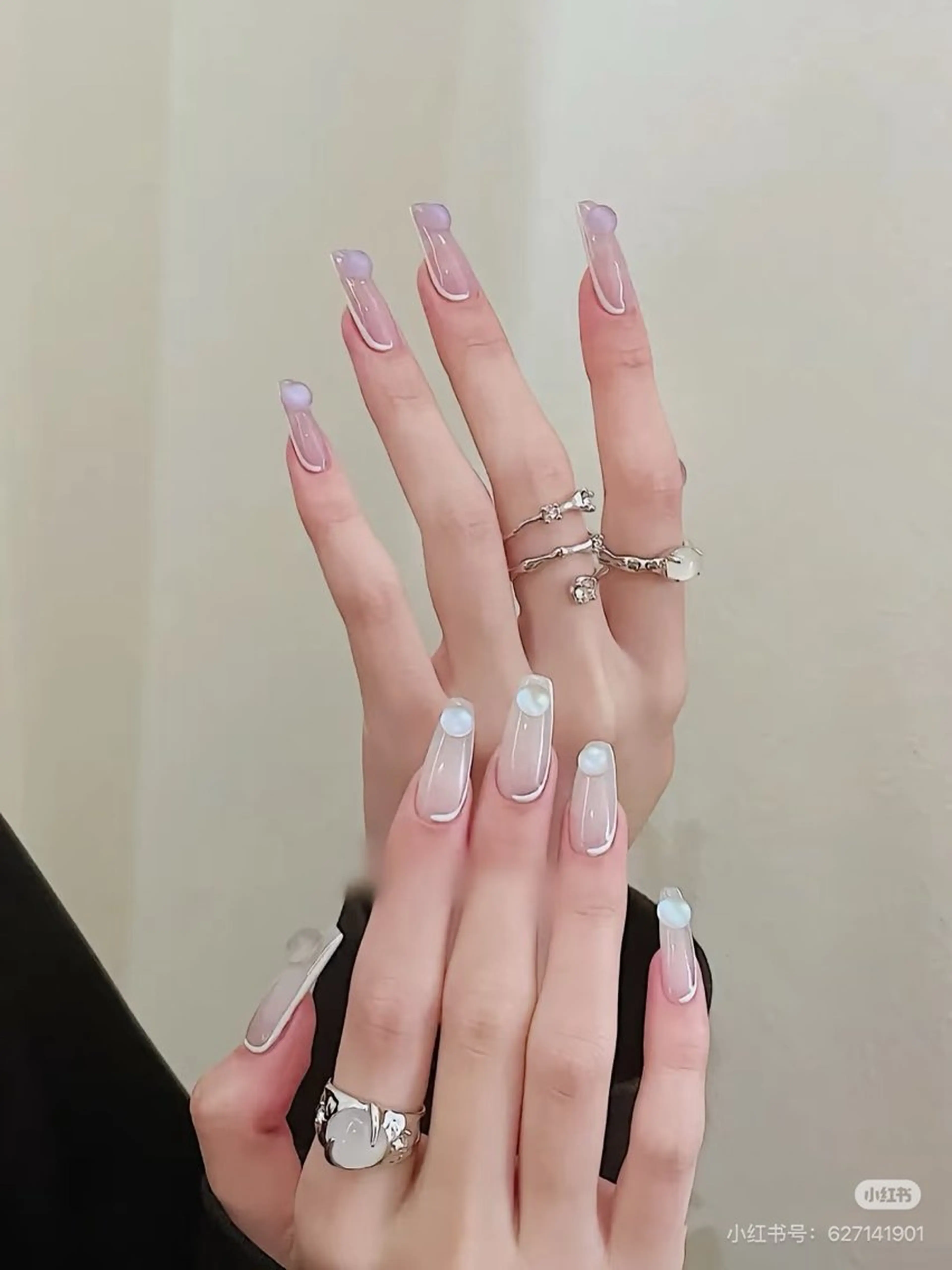 ネイル 高木 維麗絲のネイルデザイン