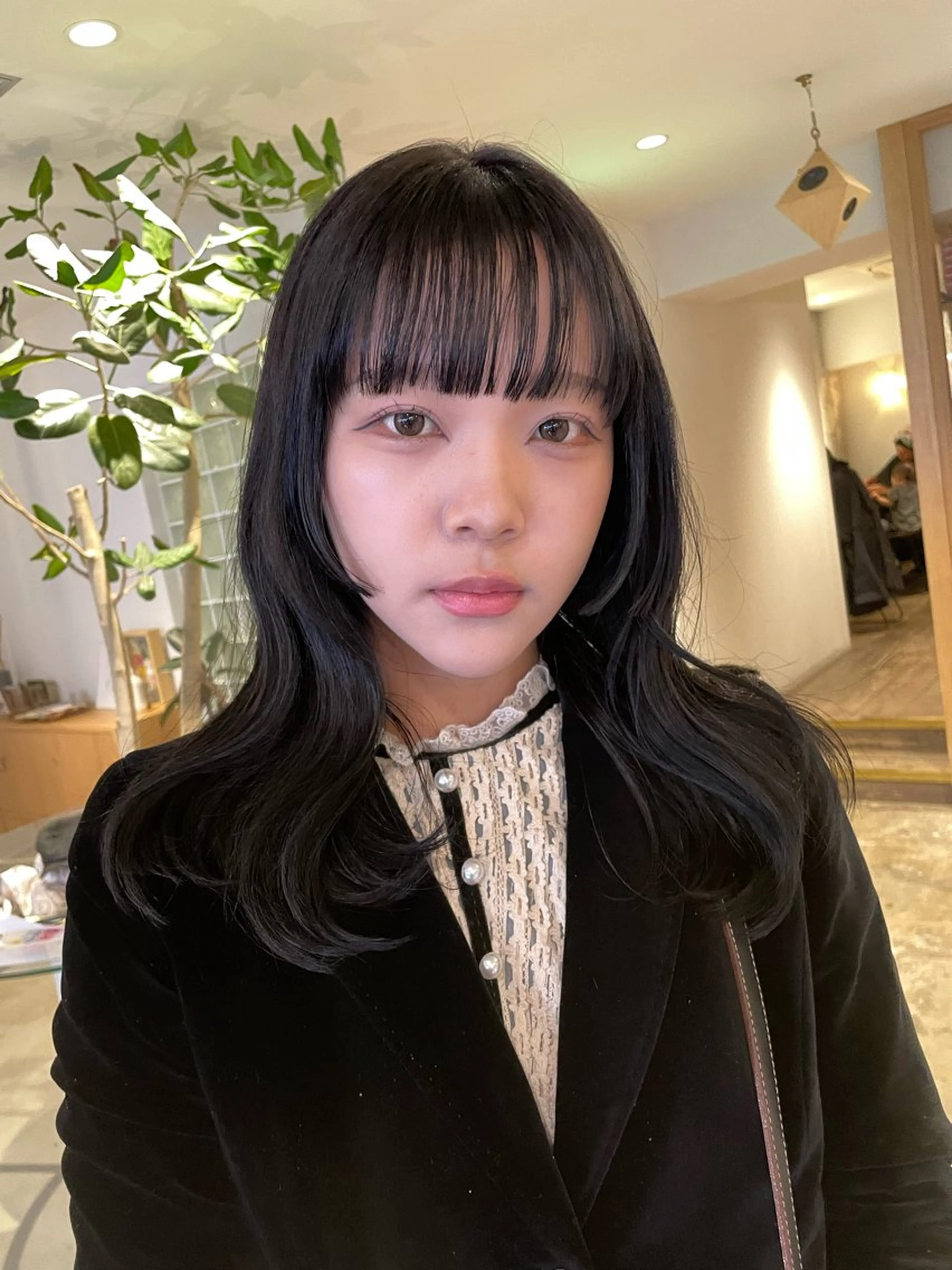 ミディアム カラー 顔まわりレイヤー 顔周りカット レイヤーカット クリスマス 柔らかレイヤー× 透け感カラー/SUのヘアスタイル