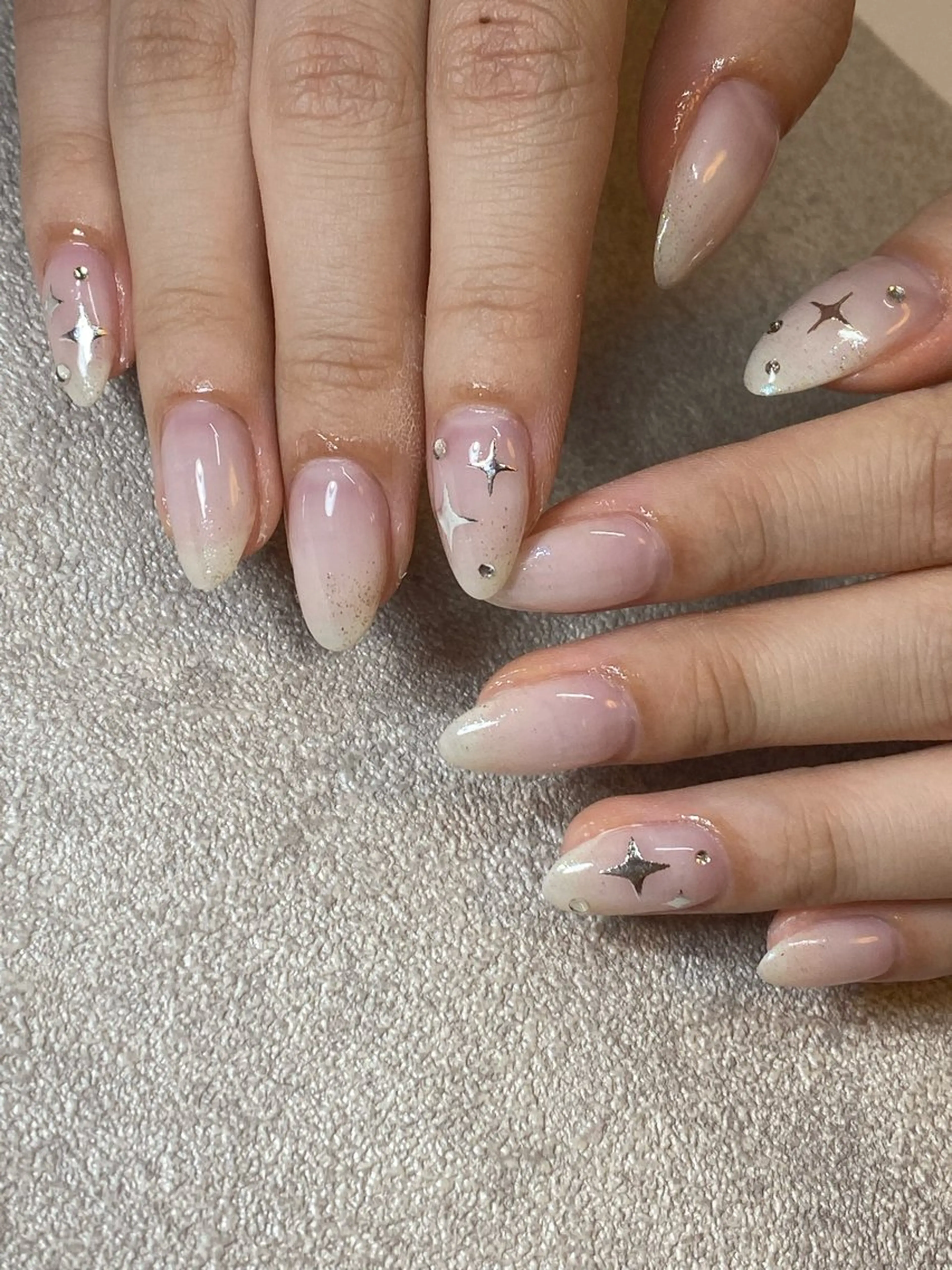 ネイル キラキラネイル ハンドネイル LIll nailのネイルデザイン