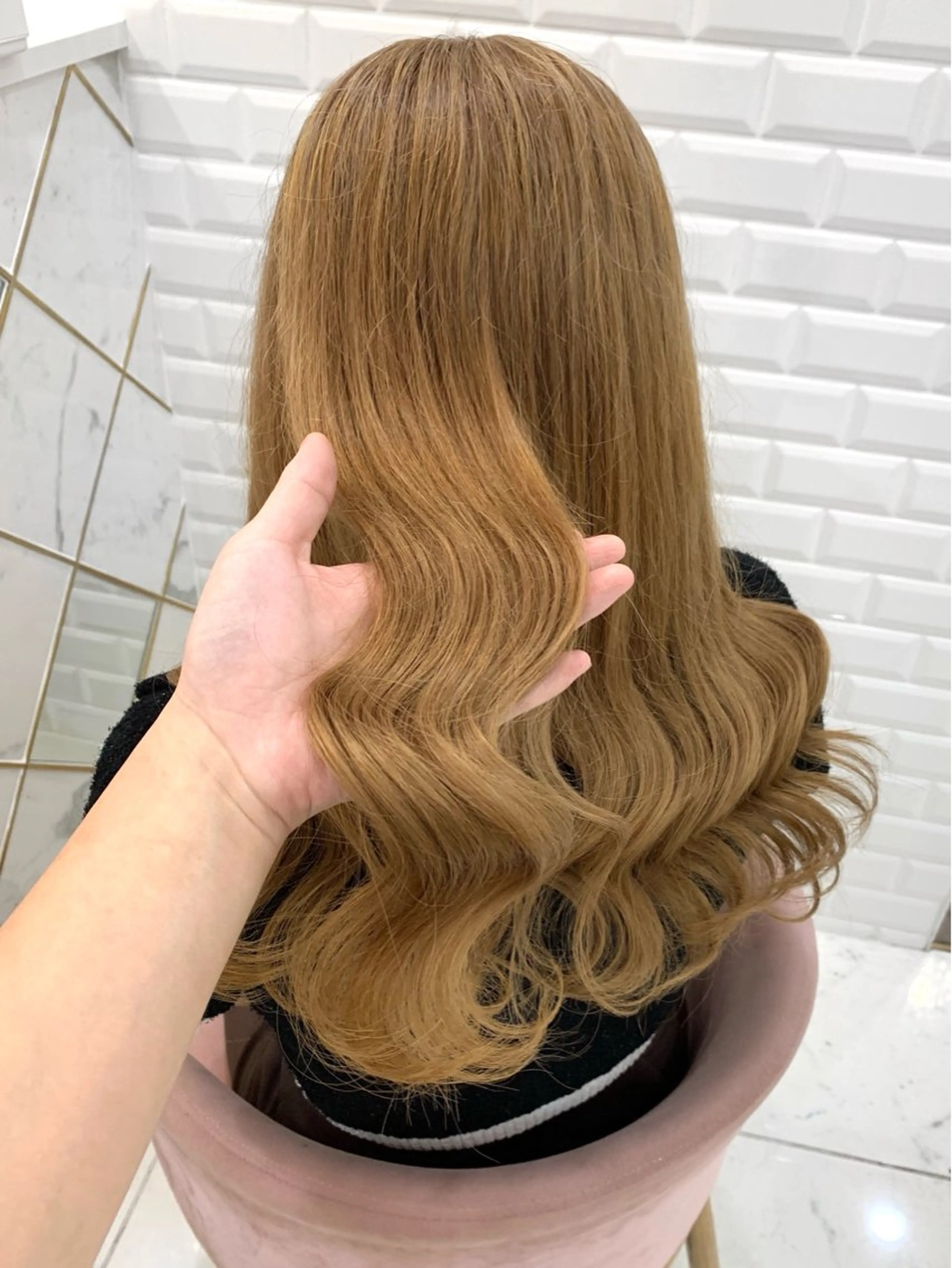 カラー ベージュカラー 黒髪 ブリーチ 松村 知佳のヘアスタイル