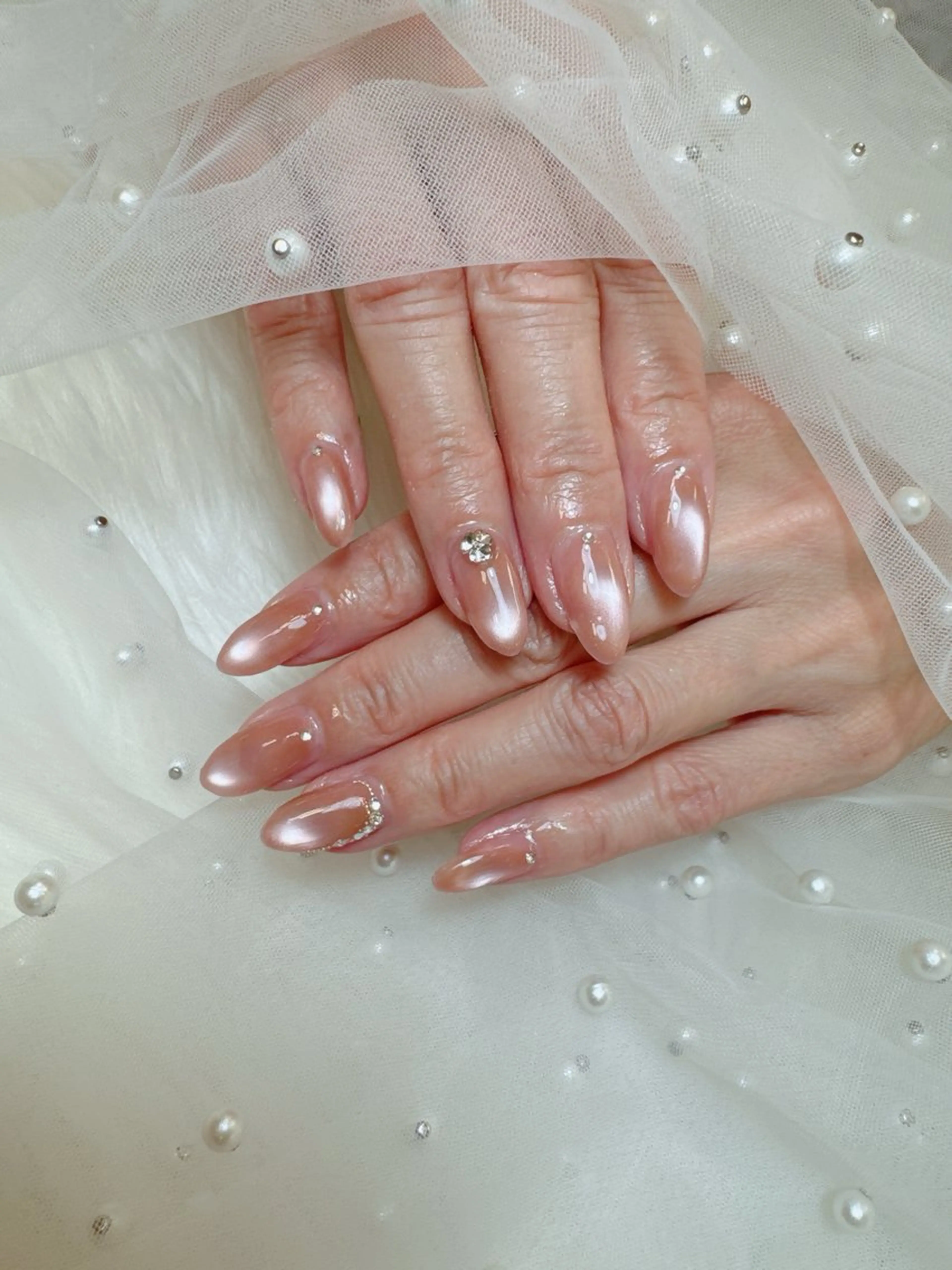 ネイル フレンチネイル ガラスフレンチ キラキラネイル マグネットネイル マグネットフレンチ ハンドネイル Queeens nailのネイルデザイン