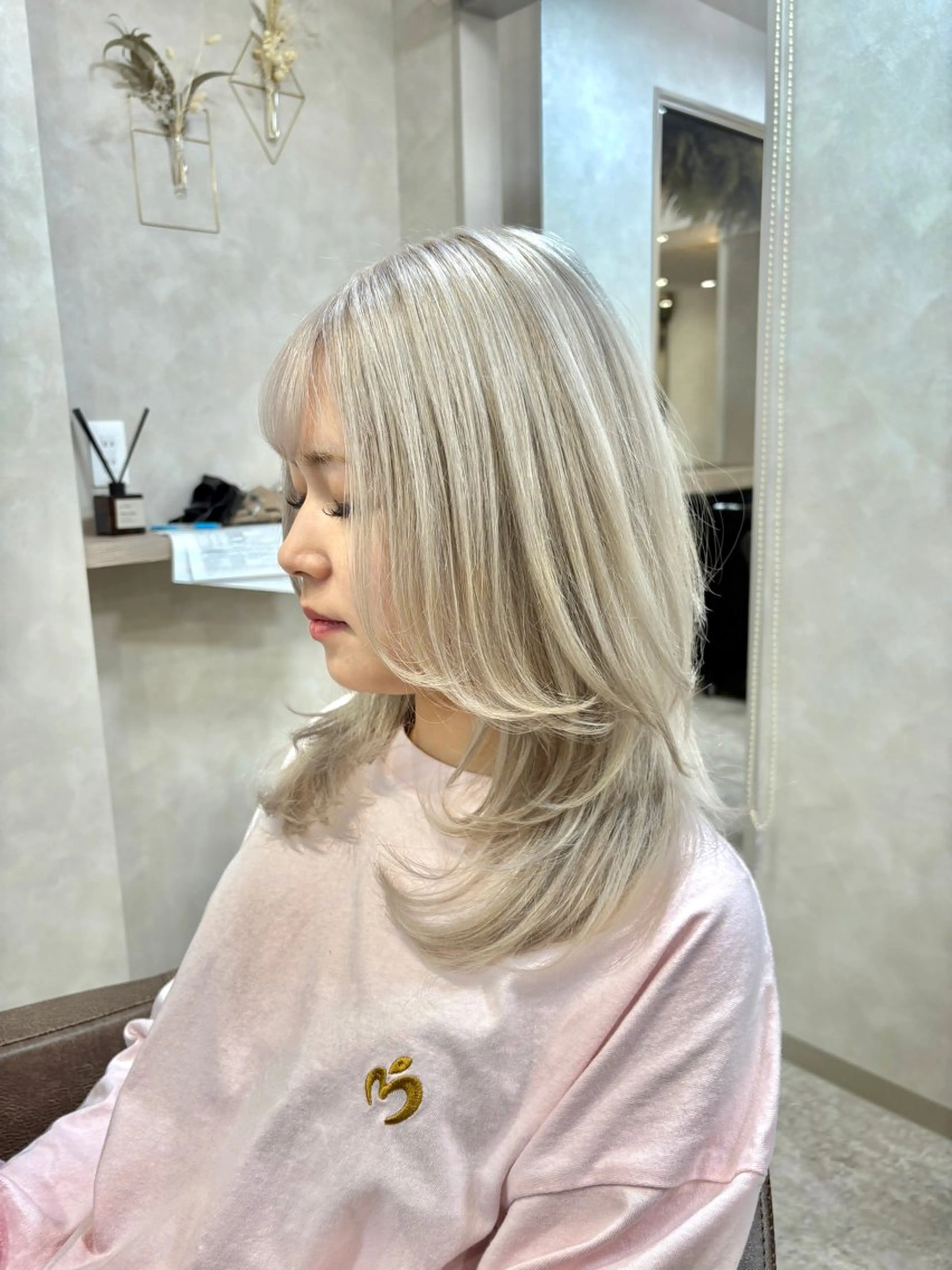 セミロング カラー ブリーチ ハイトーンカラー レイヤーカット バレイヤージュ/ 小泉じょうのヘアスタイル