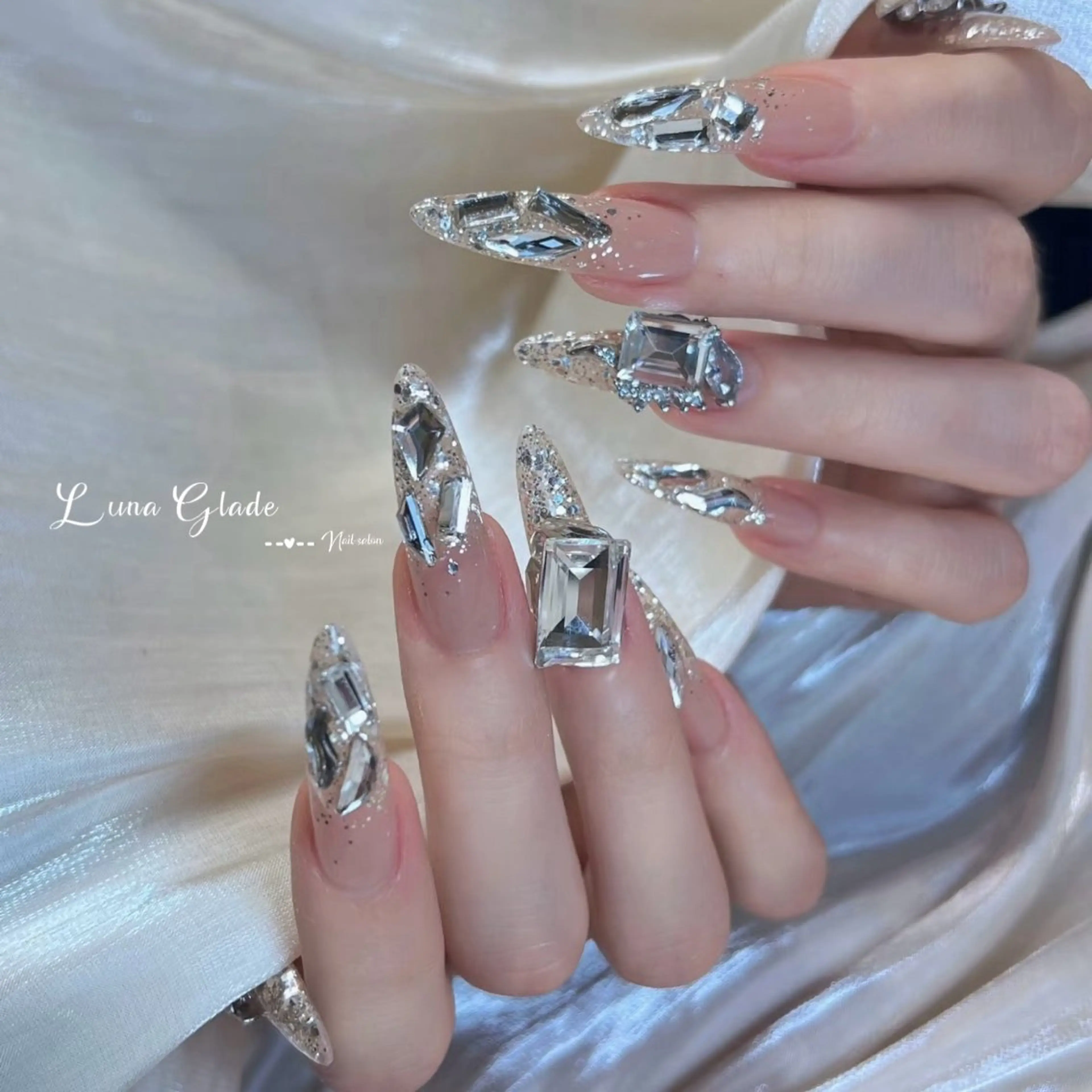 ネイル ハンドネイル Luna Gladeのネイルデザイン