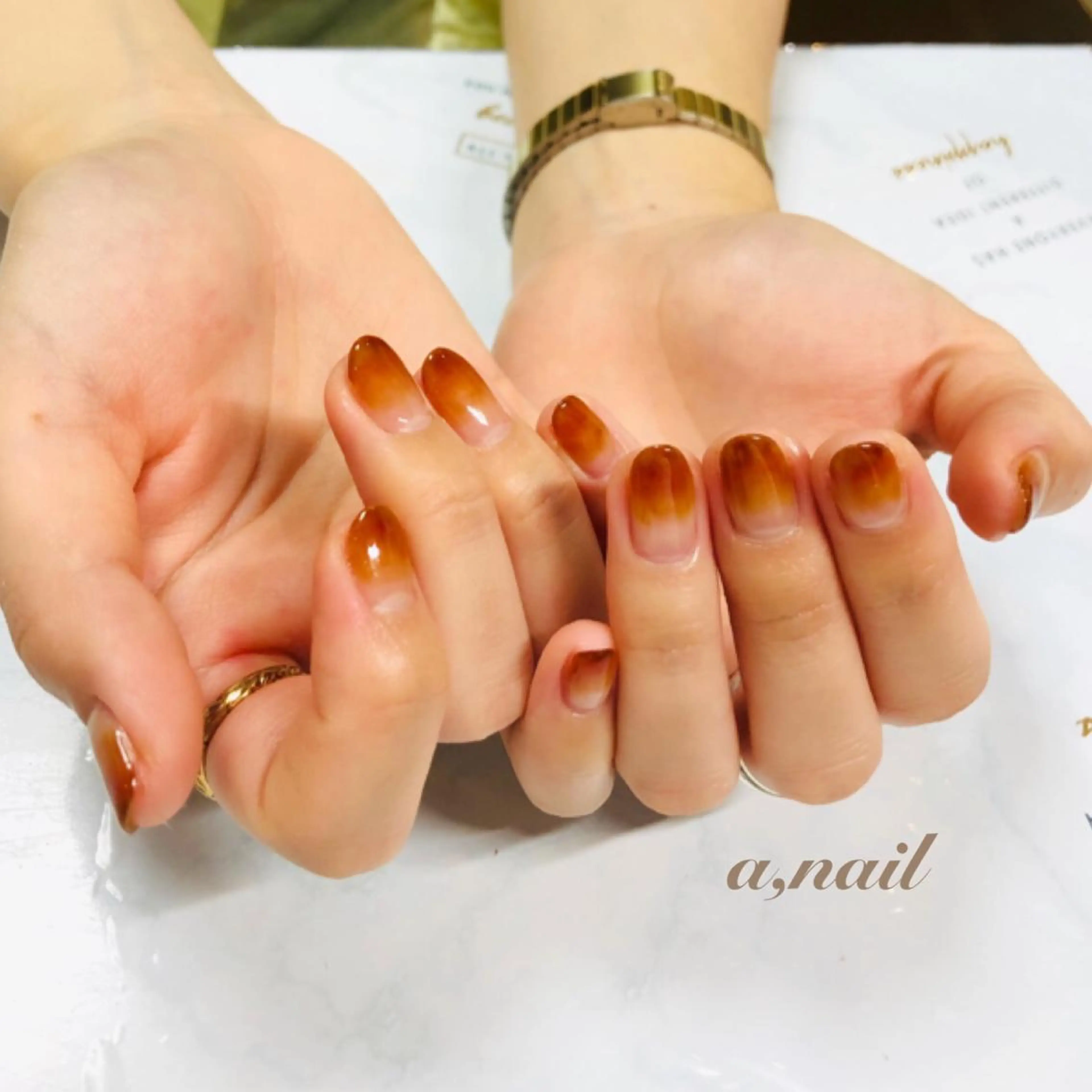 ネイル フットネイル ジェルネイル グラデーション ラメ(グリッター) ラメグラデーション ハンドネイル ネイルサロン エーネイルのネイルデザイン