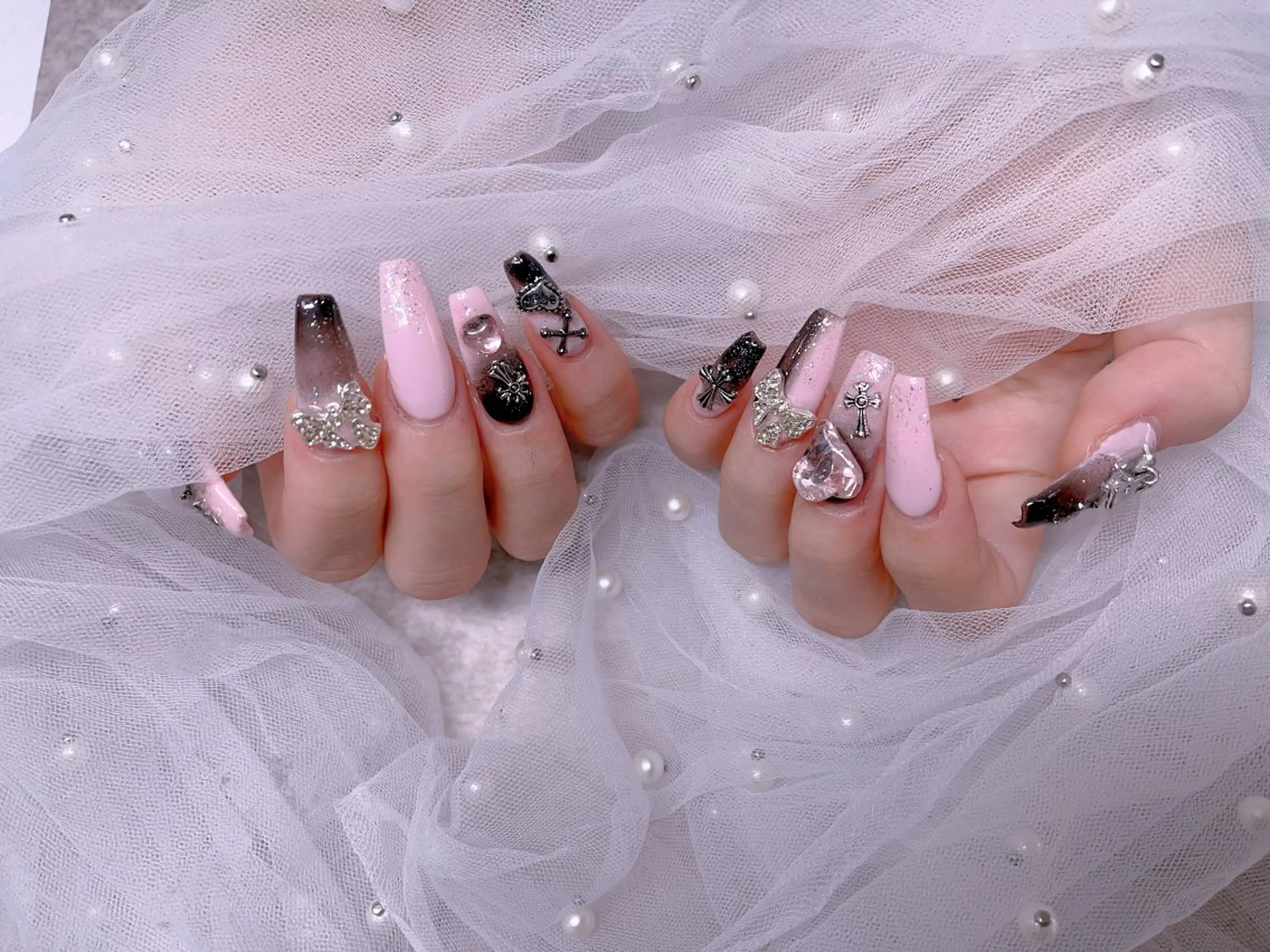 メンズ ネイル アートネイル フレンチネイル ジェルネイル キラキラネイル パラジェル Bloom スカルプ専門店のネイルデザイン