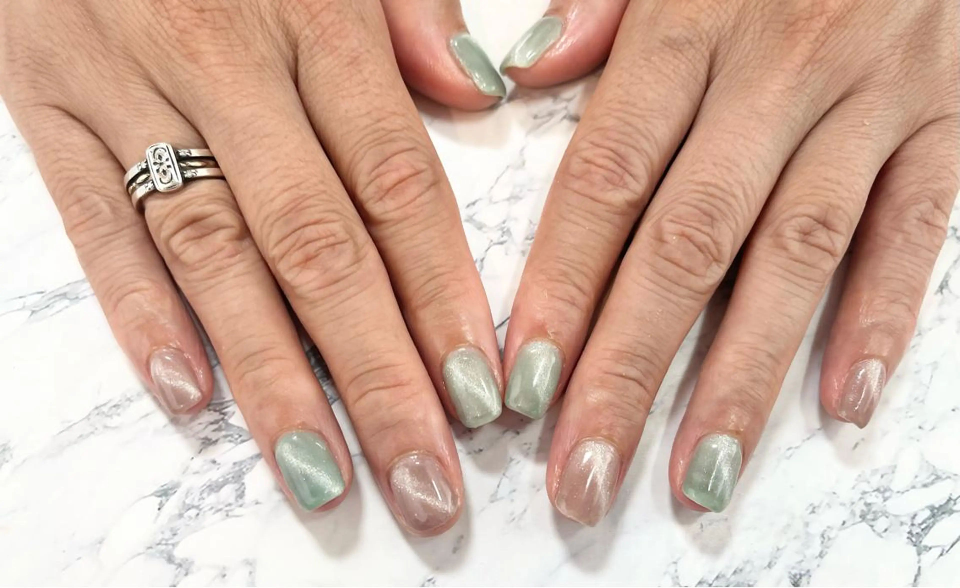 オフ込みワンカラーorラメグラ（2色まで可）の写真