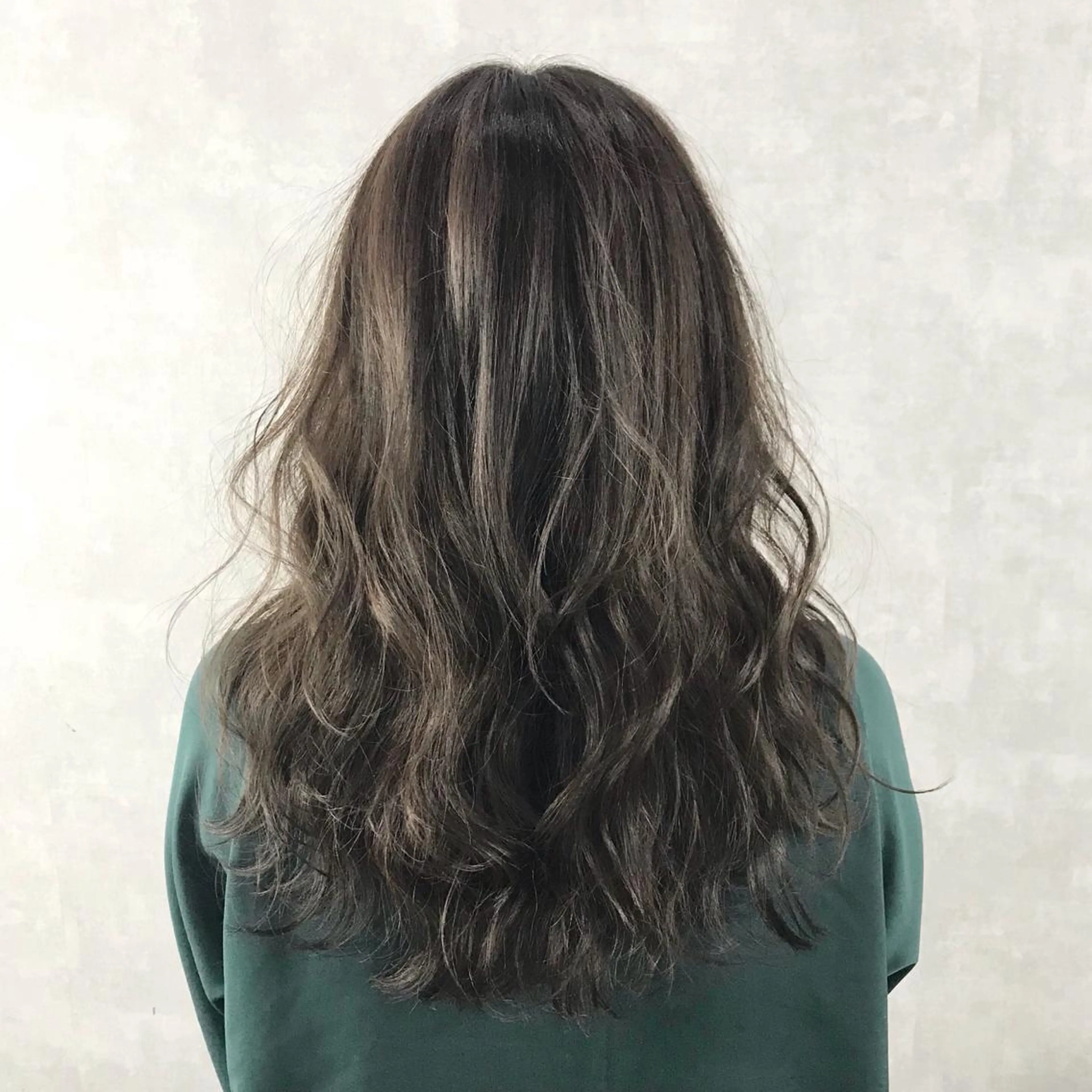 ロング カラー アディクシーカラー アッシュ ブリーチ ブリーチなしカラー ヨシンモリ K-POP好き美容師 🇰🇷Kai.Yのヘアスタイル