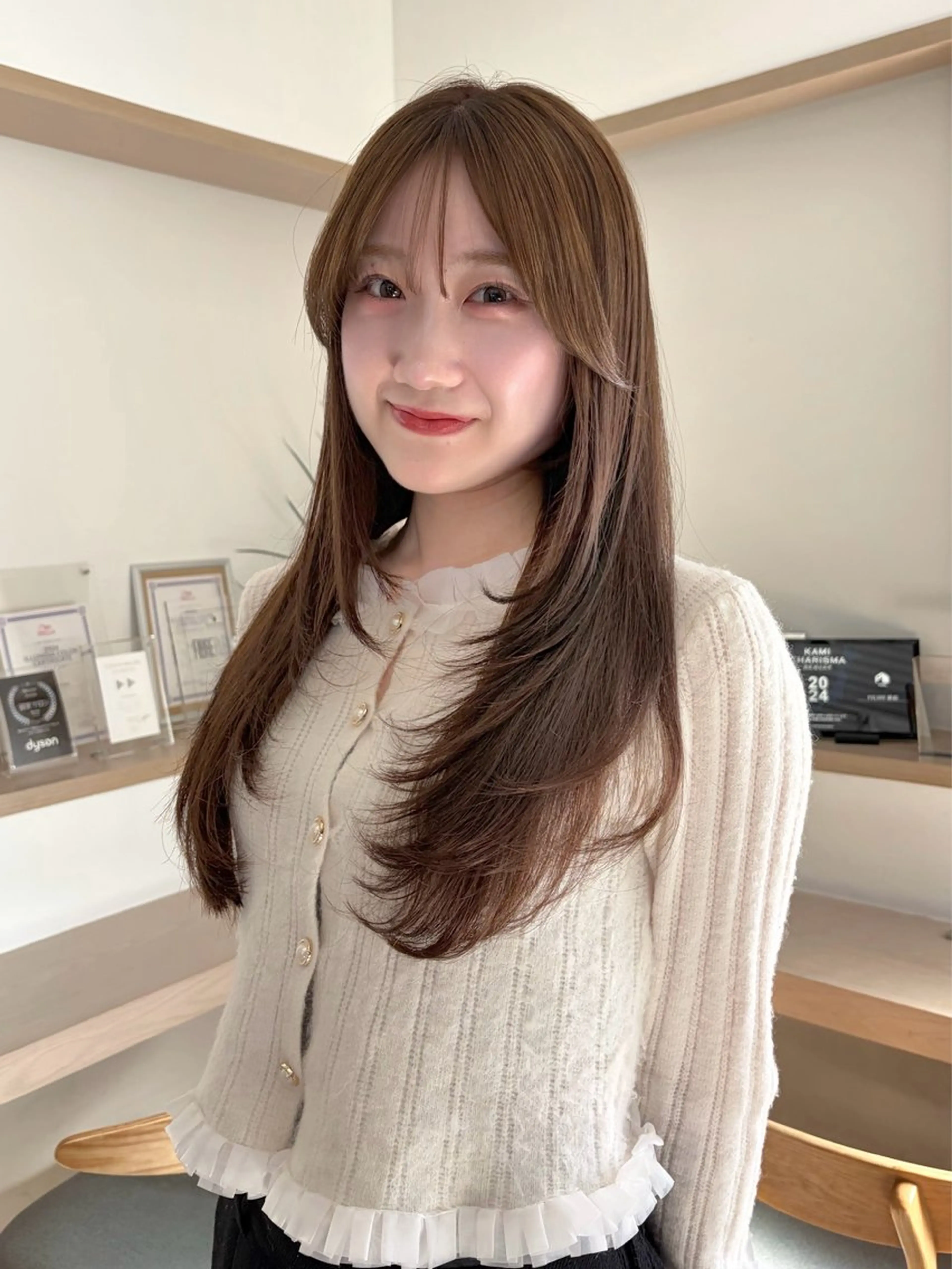 セミロング カラー カット ヘアカラー -みつま はるな-のヘアスタイル